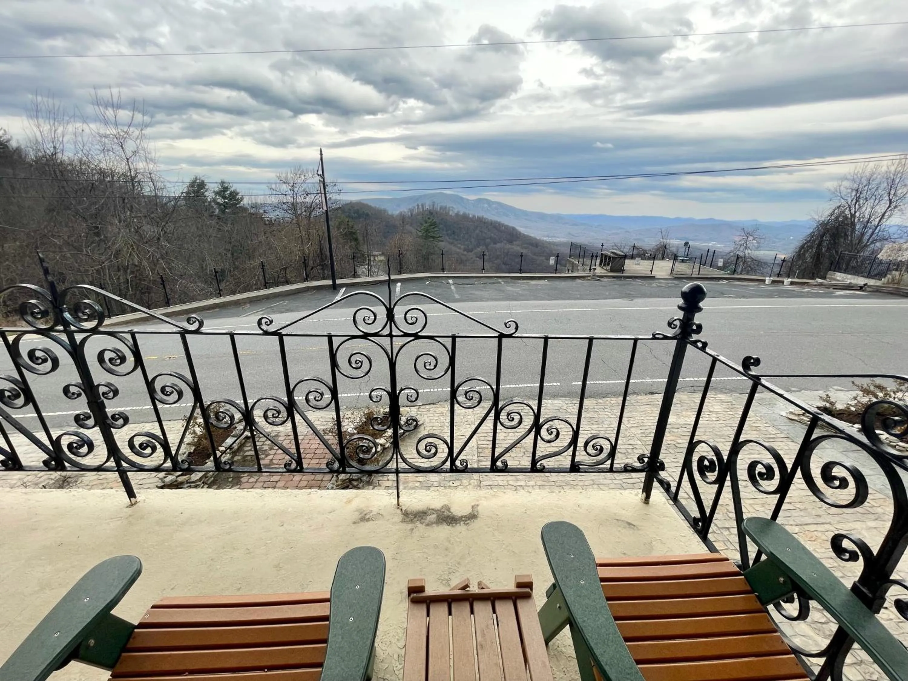 Day in Skyline Village Inn