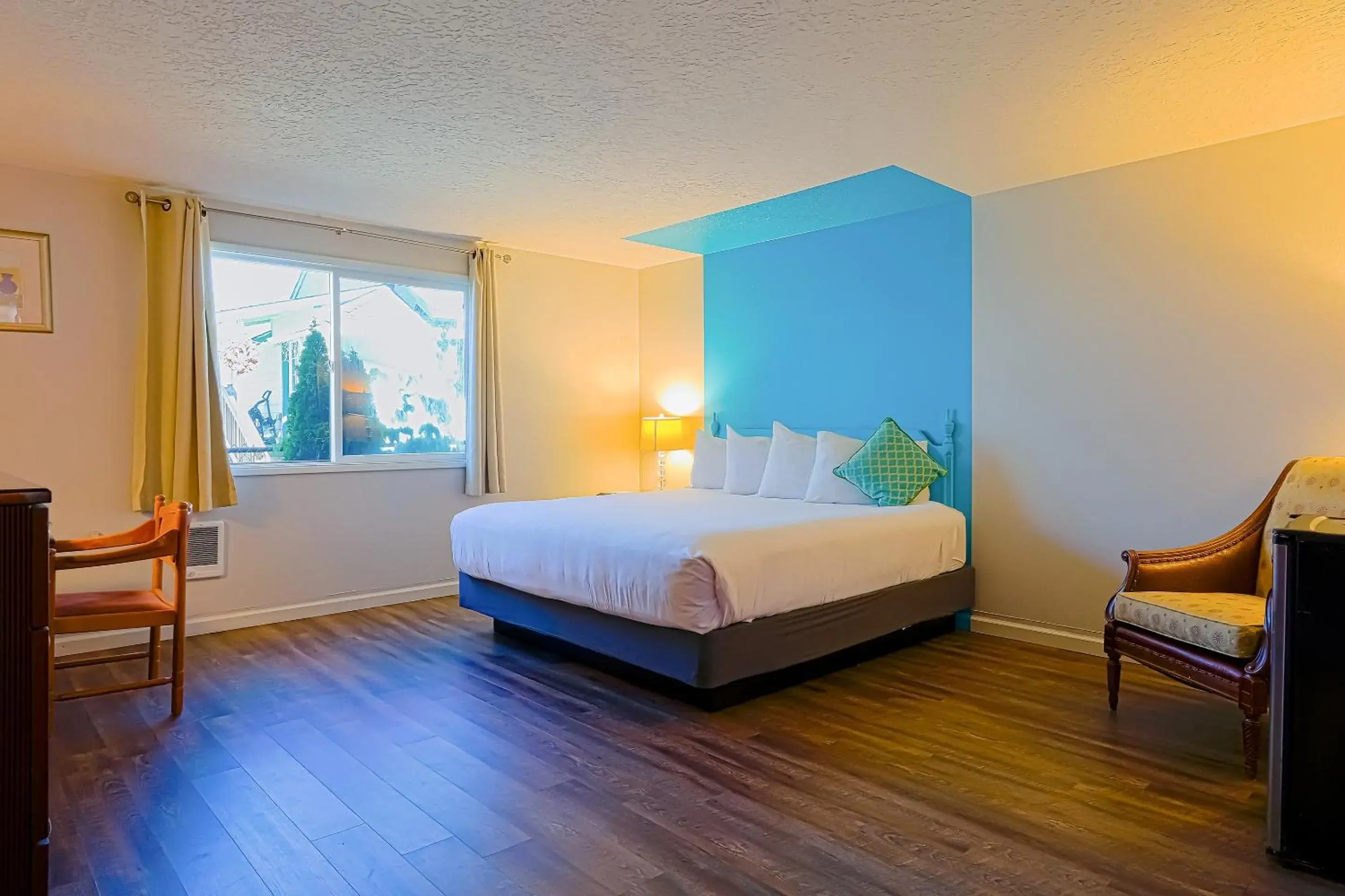 Premium King Room with Jetted Tub in Coast River Inn by OYO Seaside Premium King Room with Jetted Tub in Coast River Inn by OYO Seaside