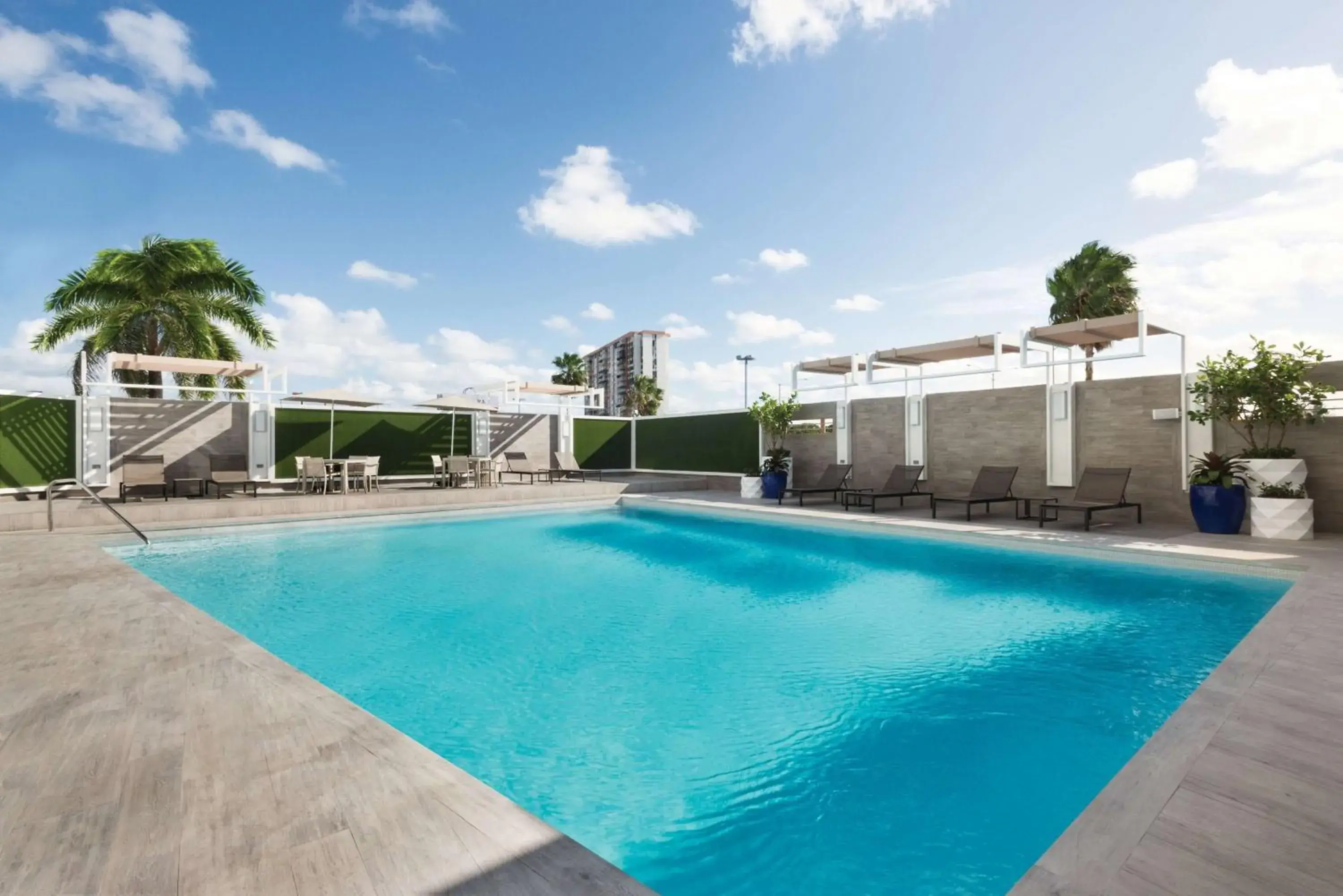 Pool view in TRYP by Wyndham Isla Verde Pool view in TRYP by Wyndham Isla Verde