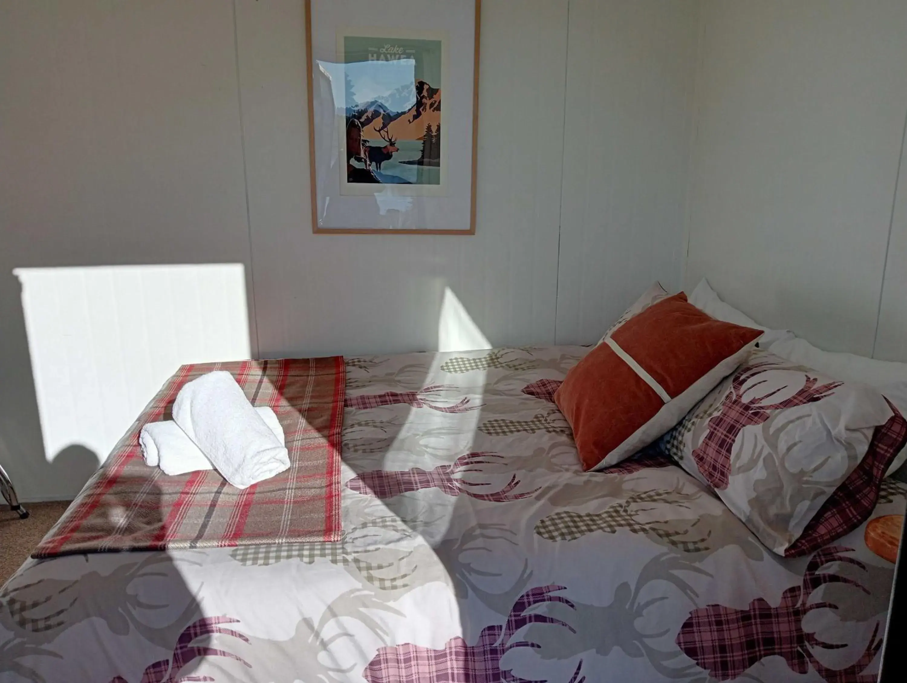 Bed in The Camp - Lake Hawea Bed in The Camp - Lake Hawea
