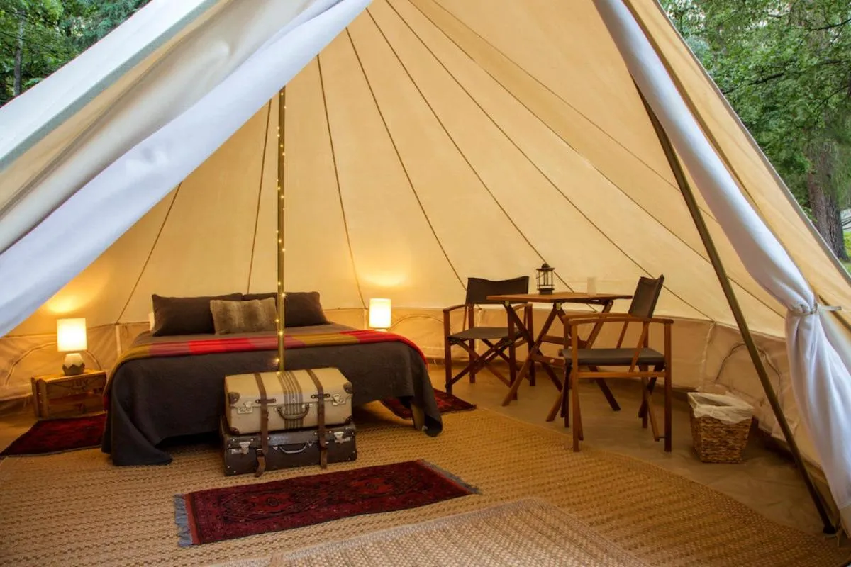 Photo of the whole room, Bed in The Camp - Lake Hawea