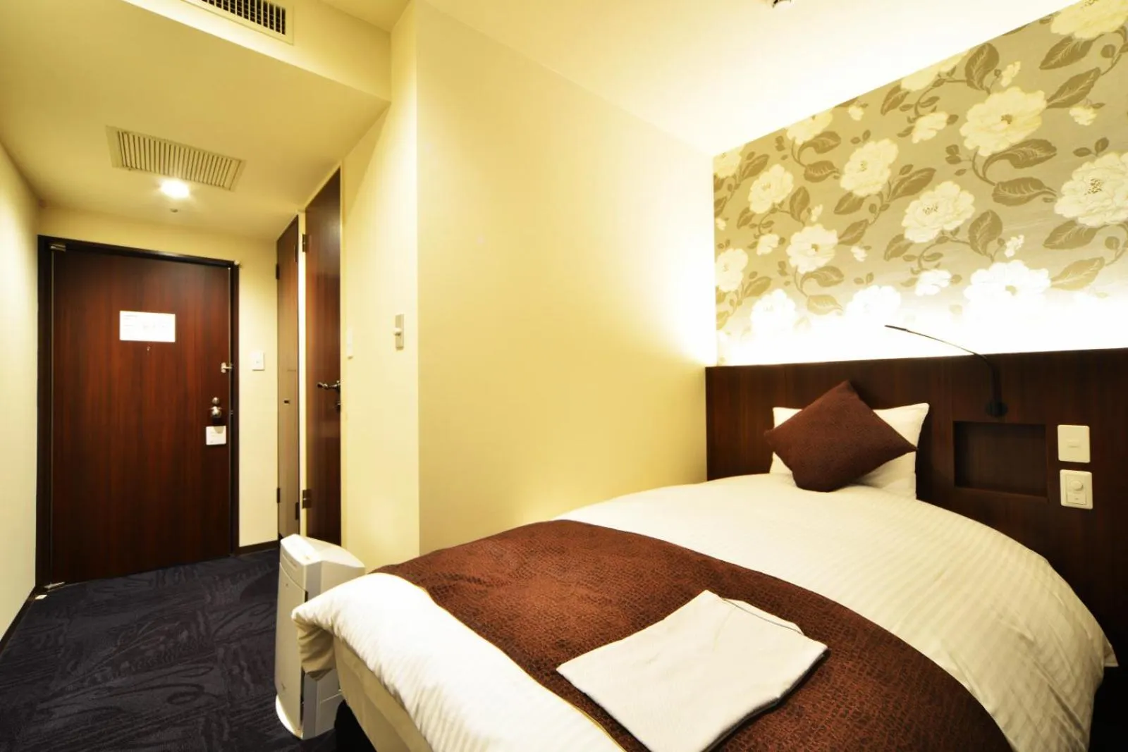 Photo of the whole room, Bed in Kushiro Century Castle Hotel