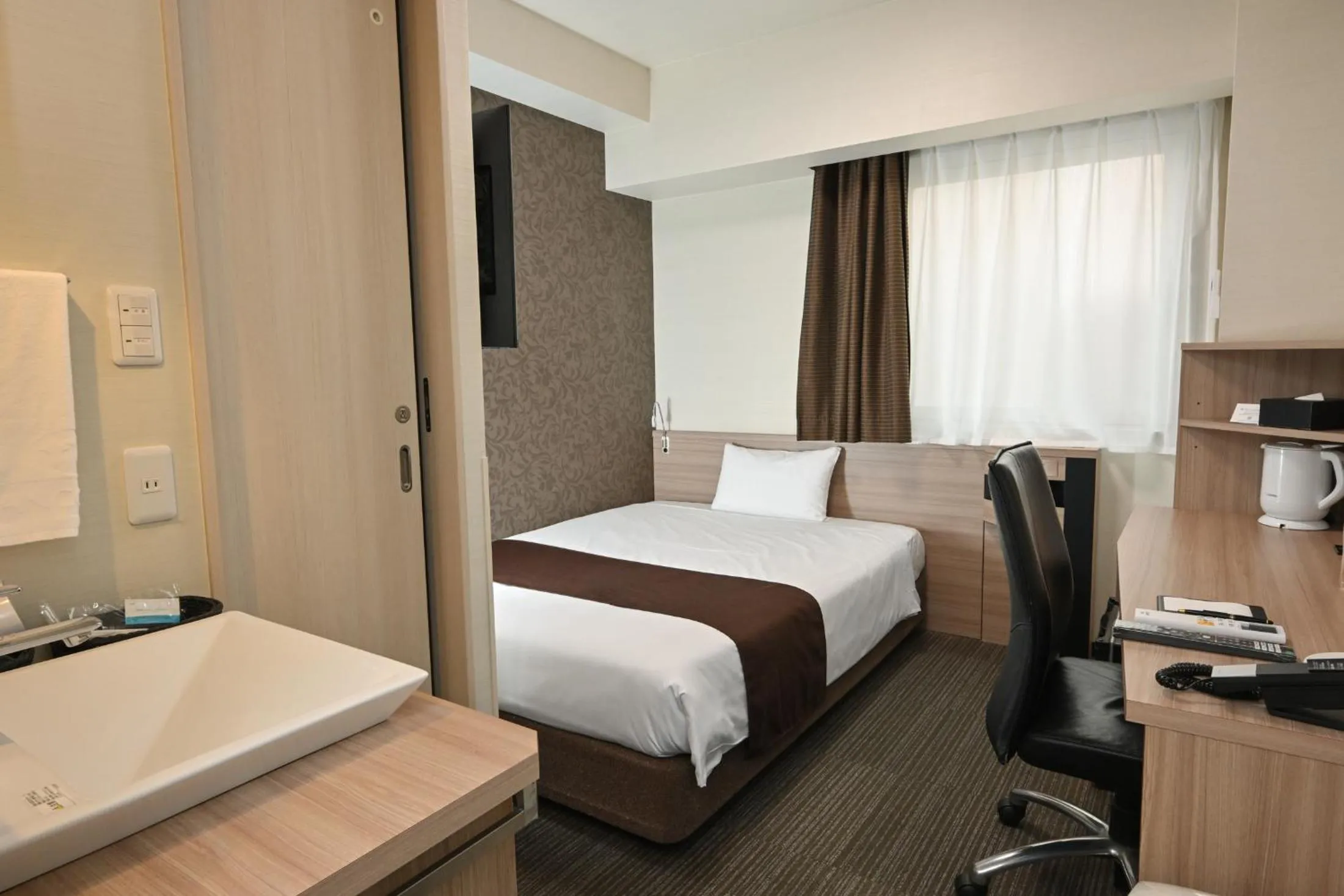 Photo of the whole room in Sanco Inn Grande Tokyo Hamamatsucho