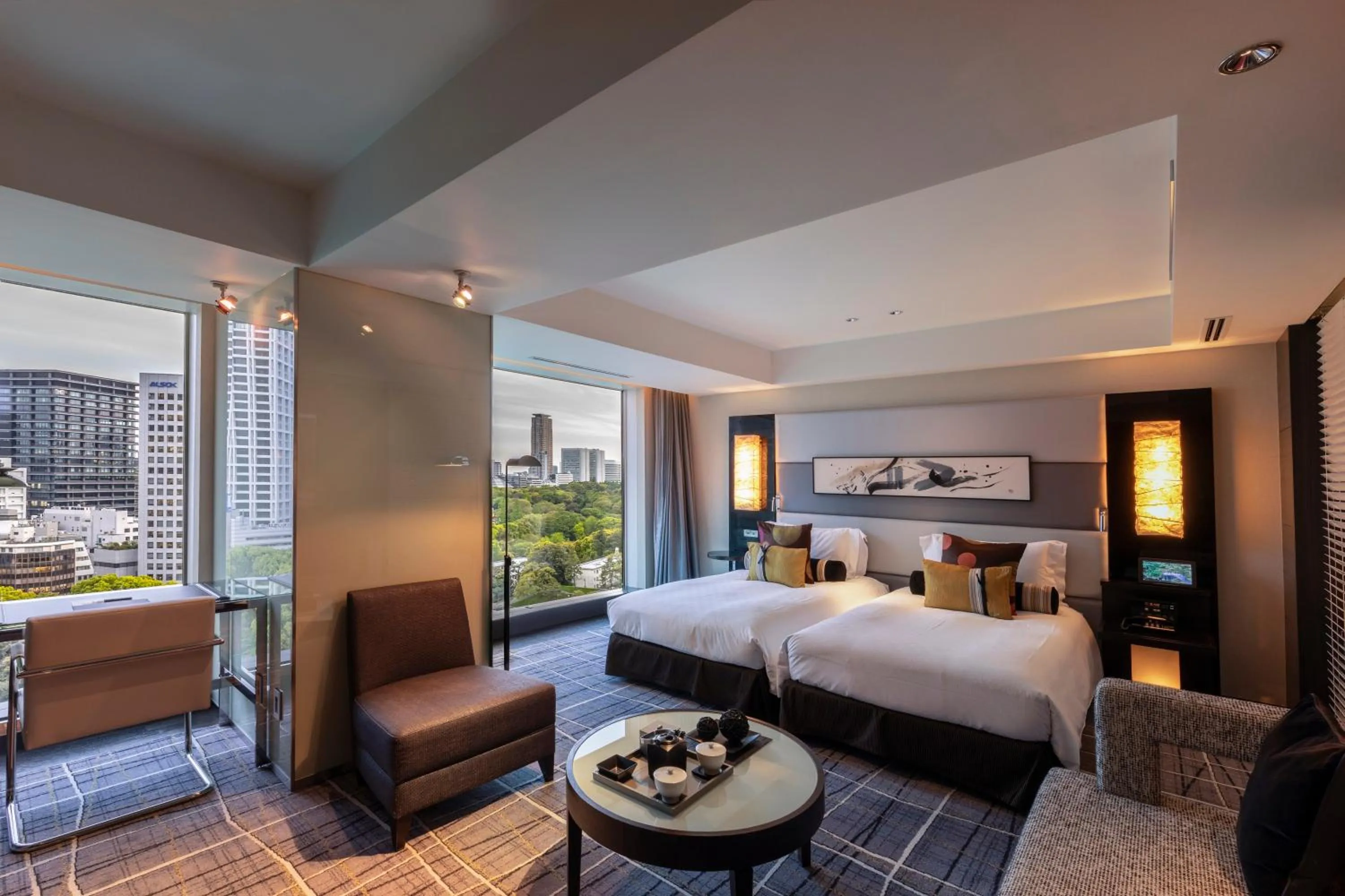 Dining area, Bed in Hotel New Otani Tokyo EXECUTIVE HOUSE ZEN