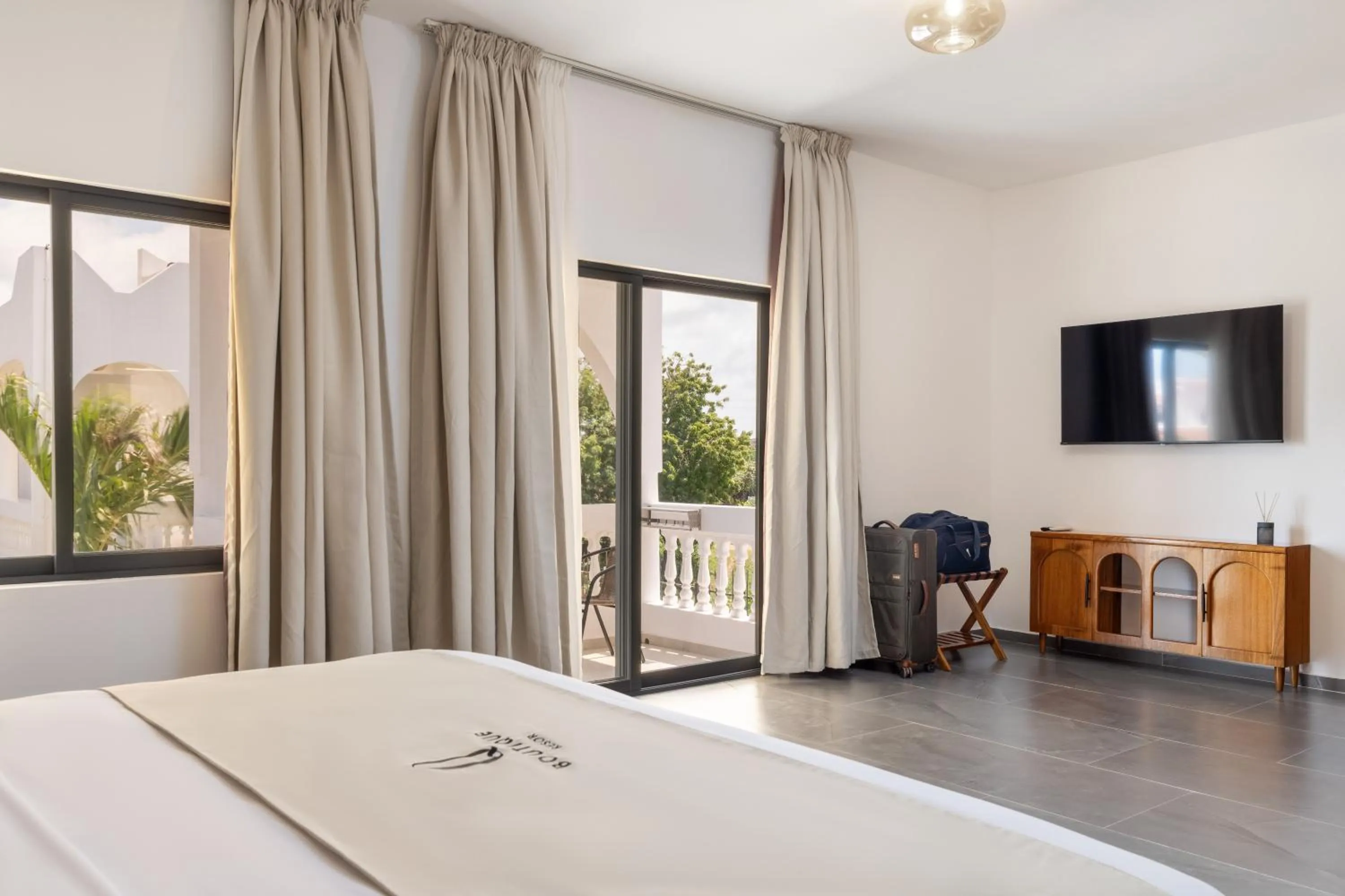 Photo of the whole room, Bed in Q Boutique Resort Malindi