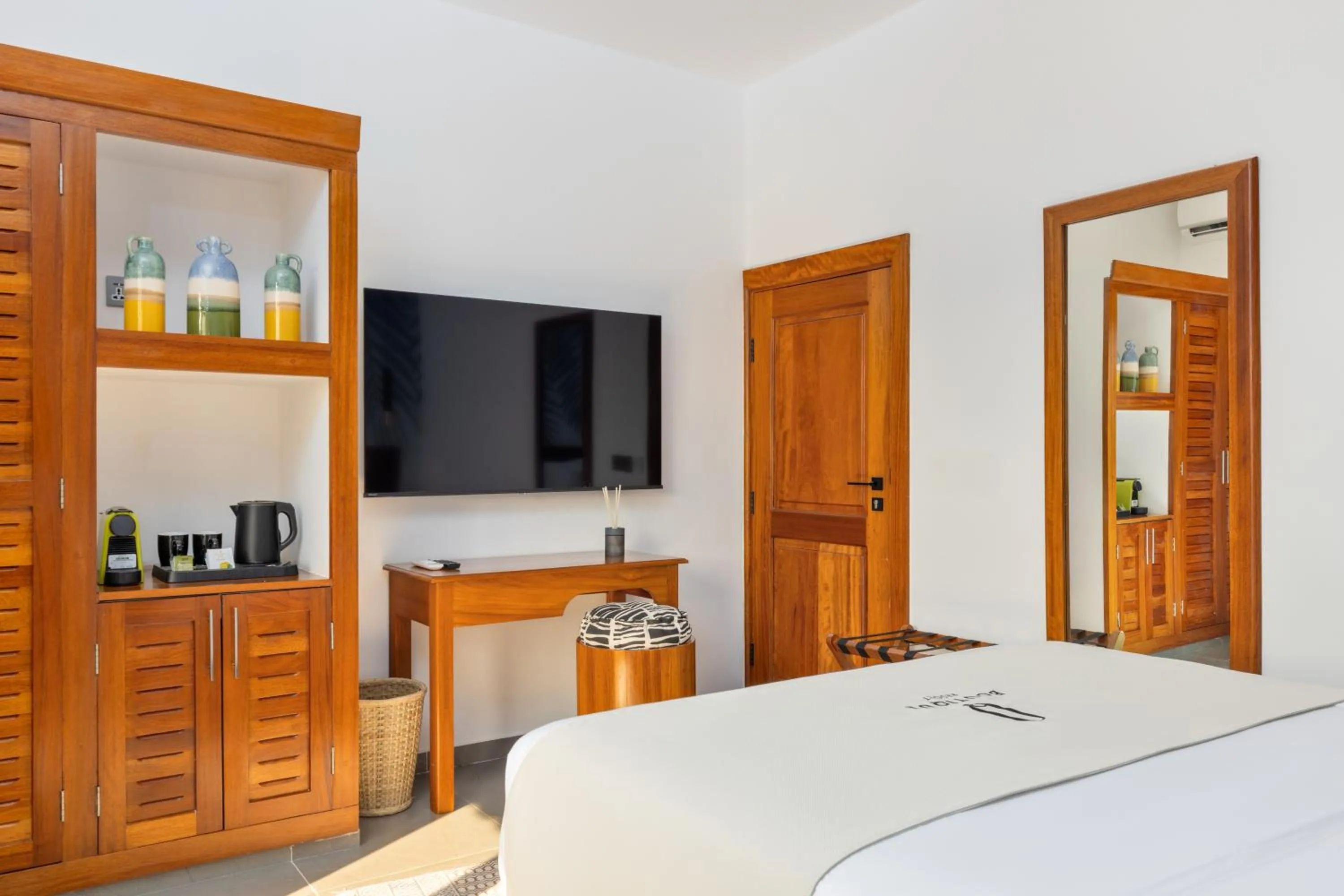 TV and multimedia, Bed in Q Boutique Resort Malindi