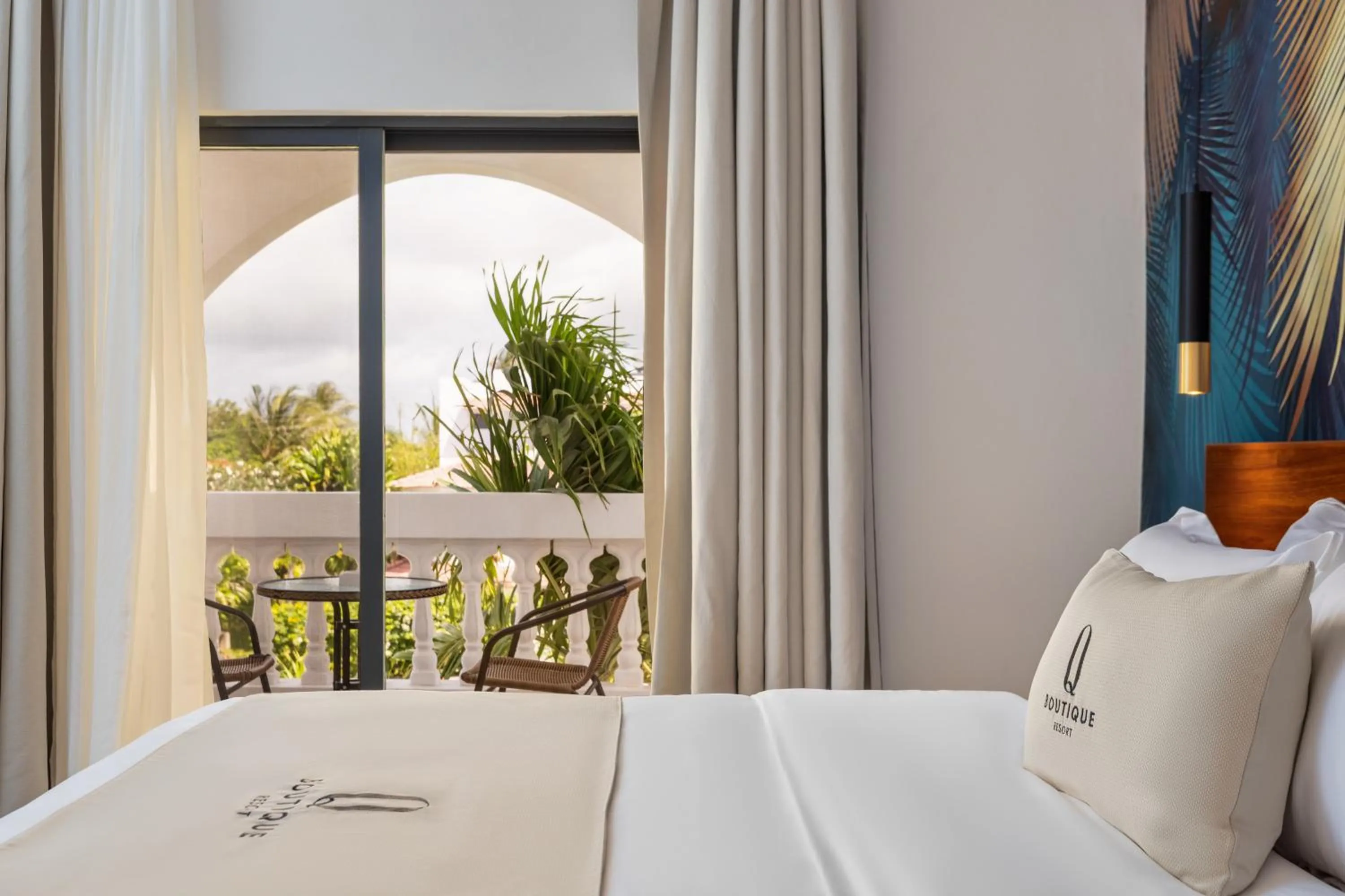 Balcony/Terrace, Bed in Q Boutique Resort Malindi