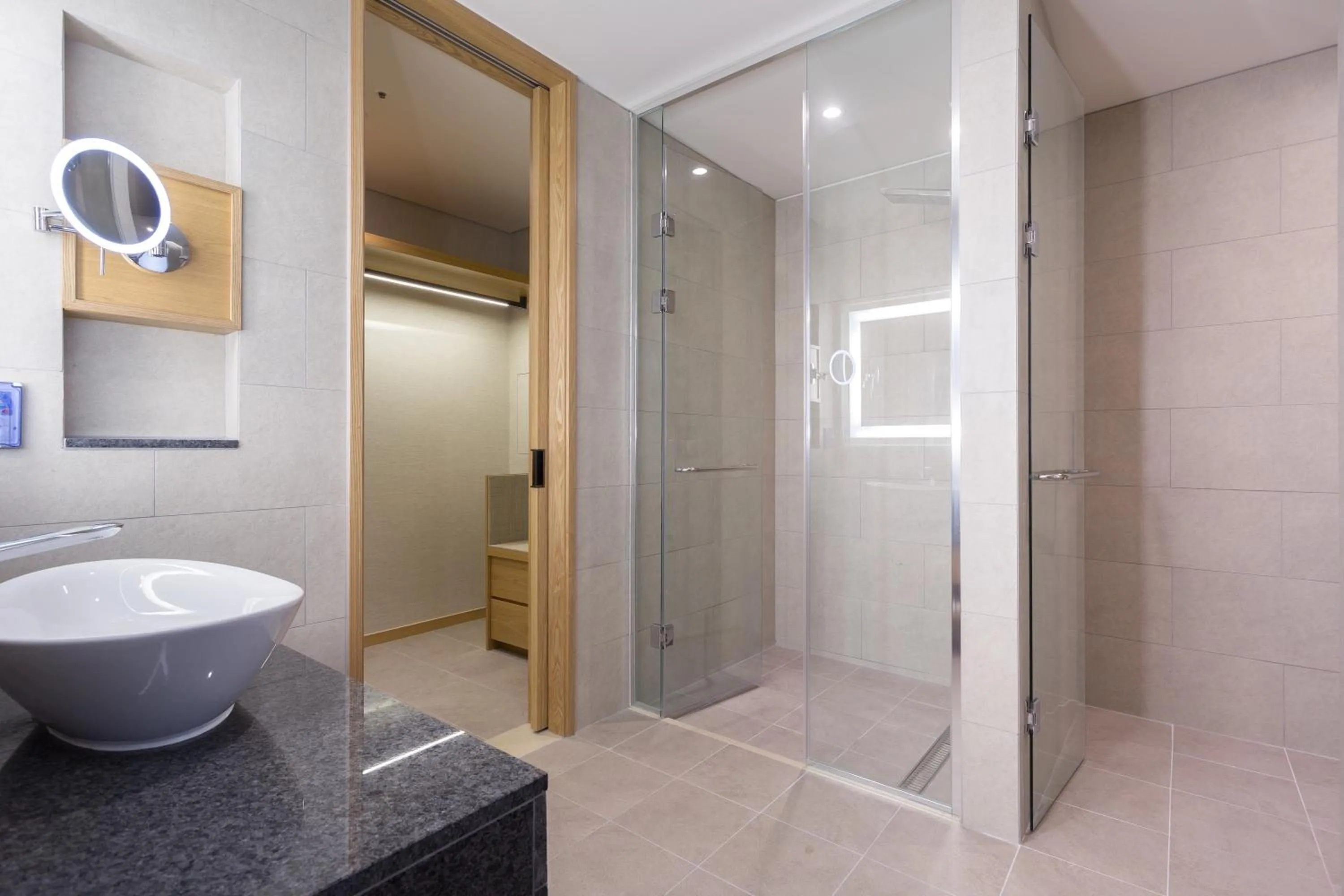 Shower in Charis Hotel