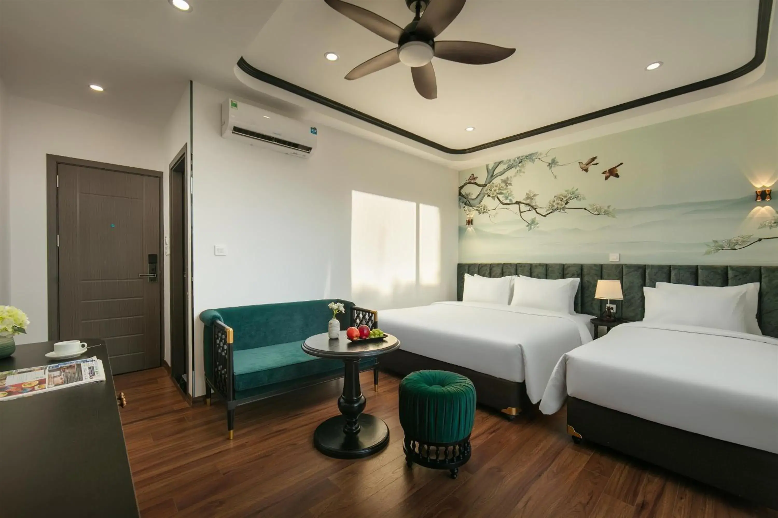 Triple Room with City View in Hanoi Grandeur Hotel & Spa Triple Room with City View in Hanoi Grandeur Hotel & Spa