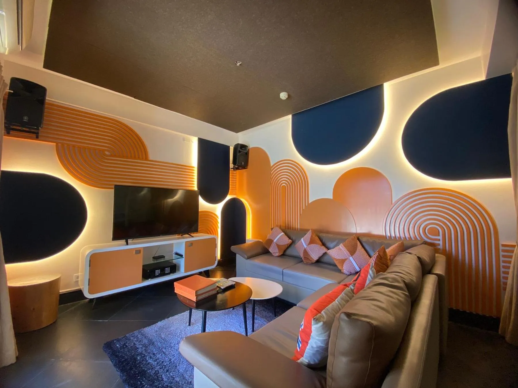 Karaoke in BE Grand Resort, Bohol