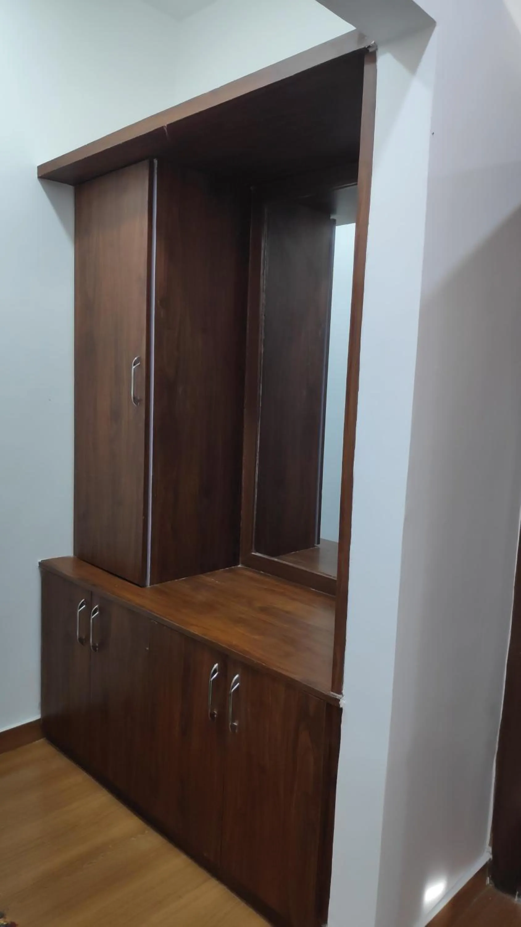 wardrobe in Dreamland Resort