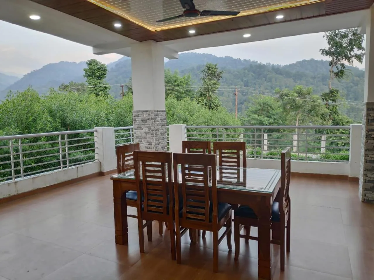 Restaurant/places to eat in Dreamland Resort