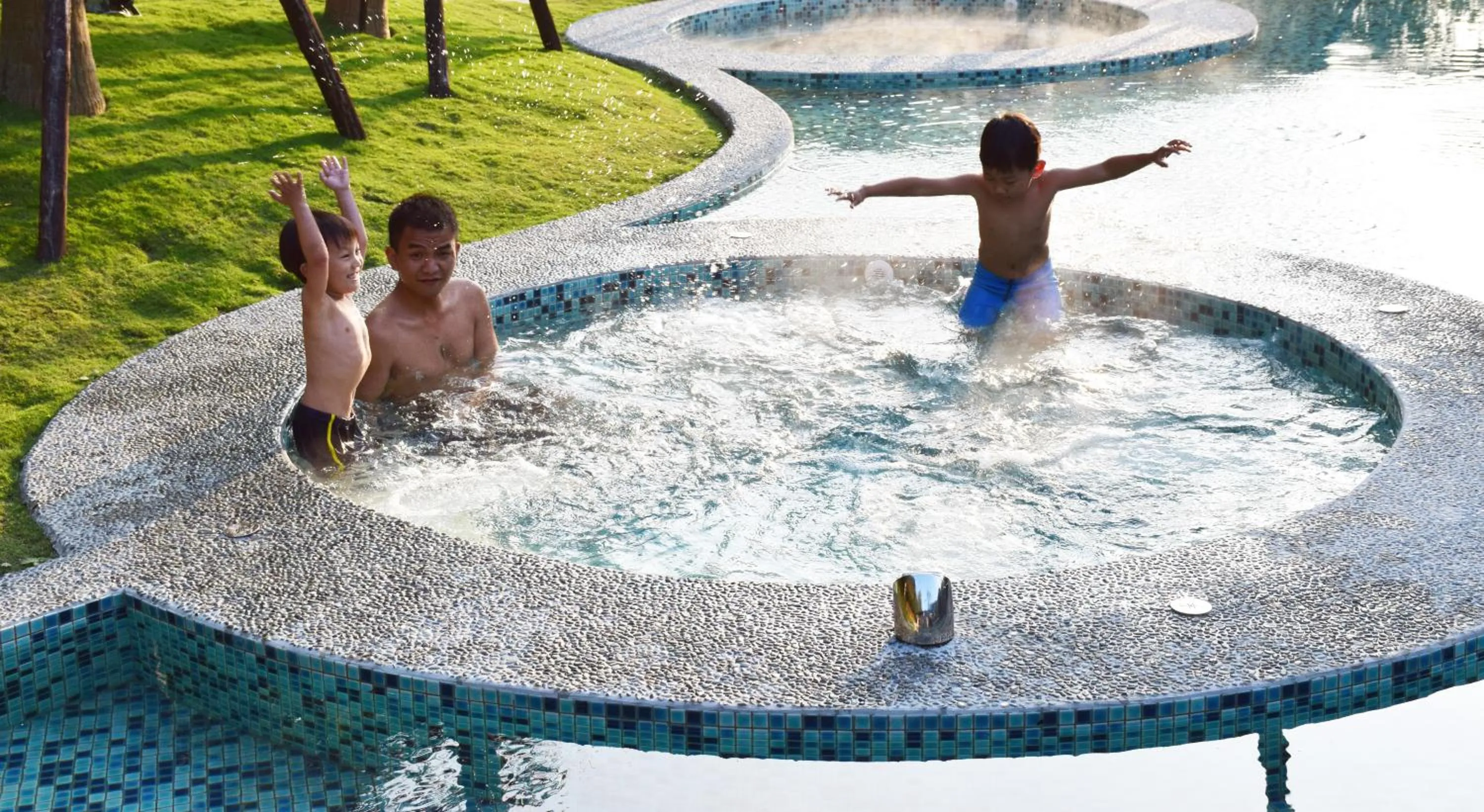 Hot Spring Bath in Fuli Hot Spring Resort