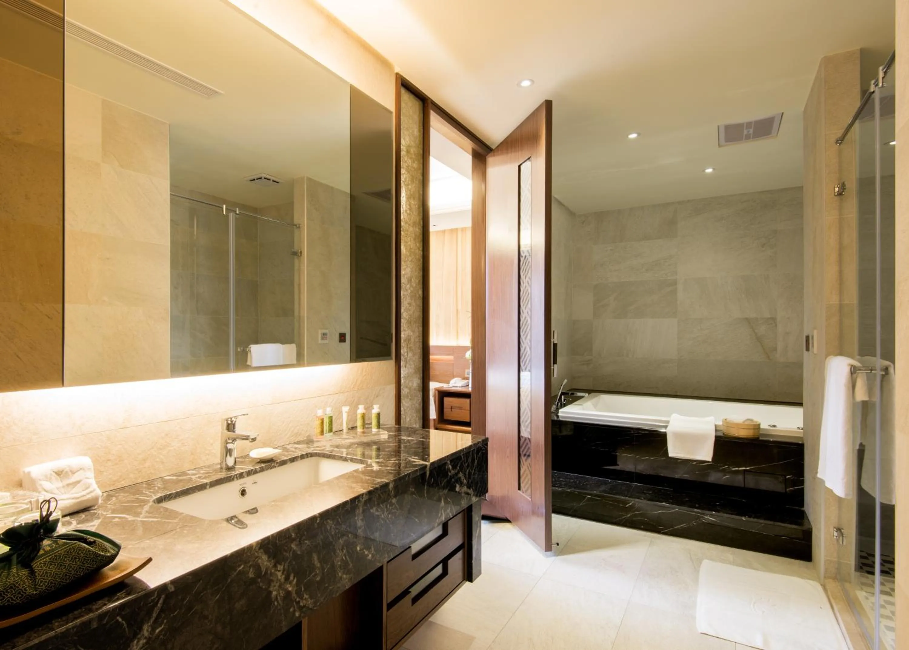 Shower in Fuli Hot Spring Resort