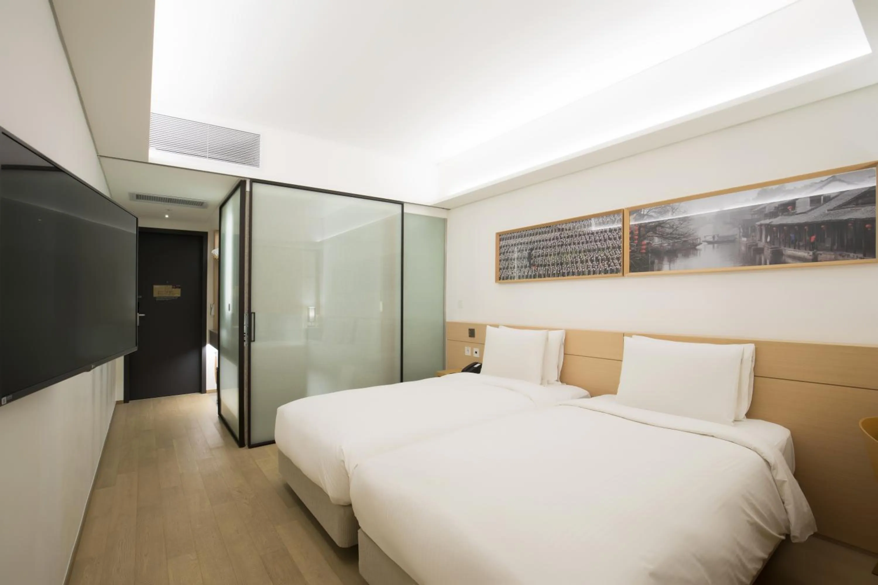 Bedroom, Bed in Sotetsu Hotels The Splaisir Seoul Myeongdong