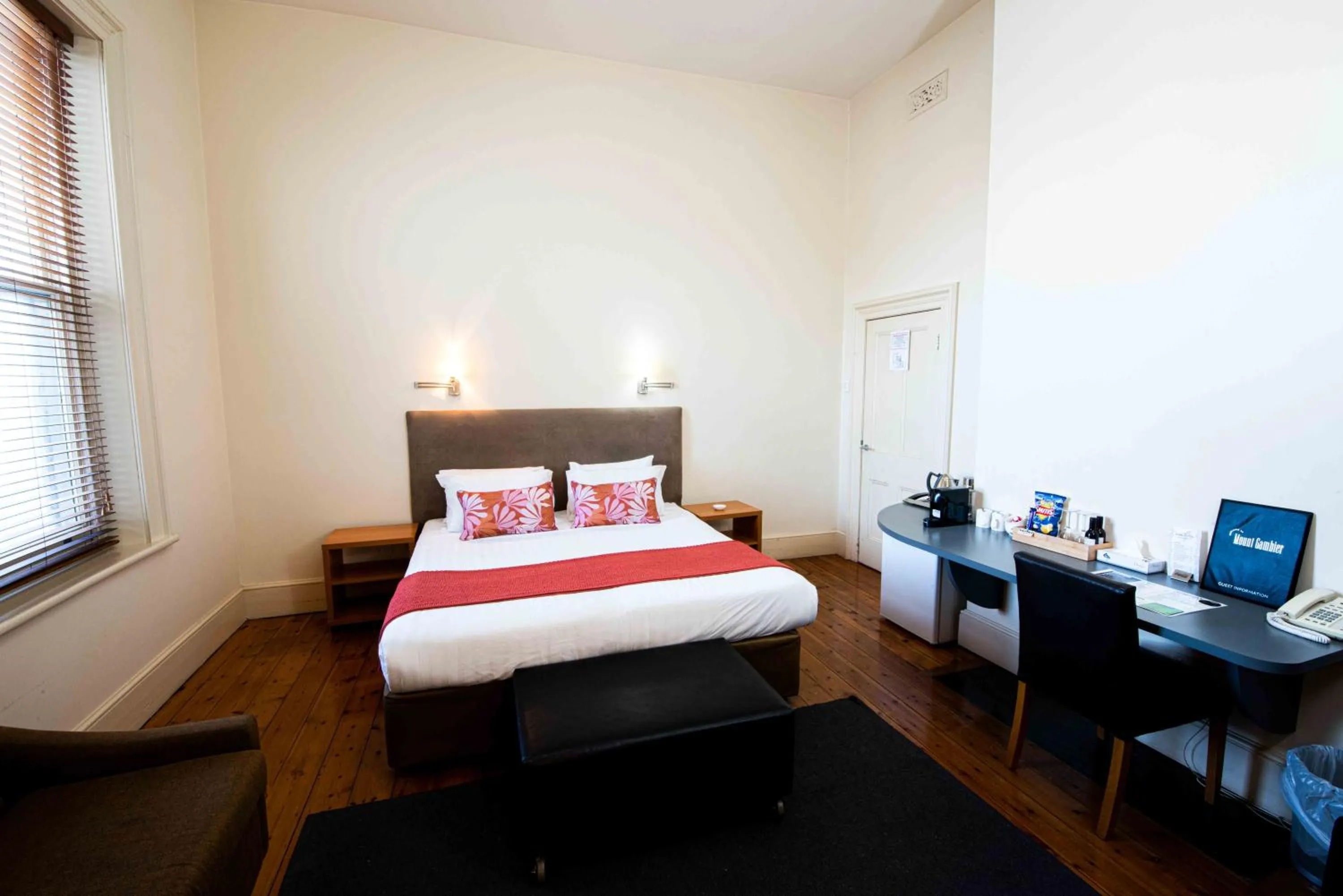 Bedroom, Bed in Park Hotel