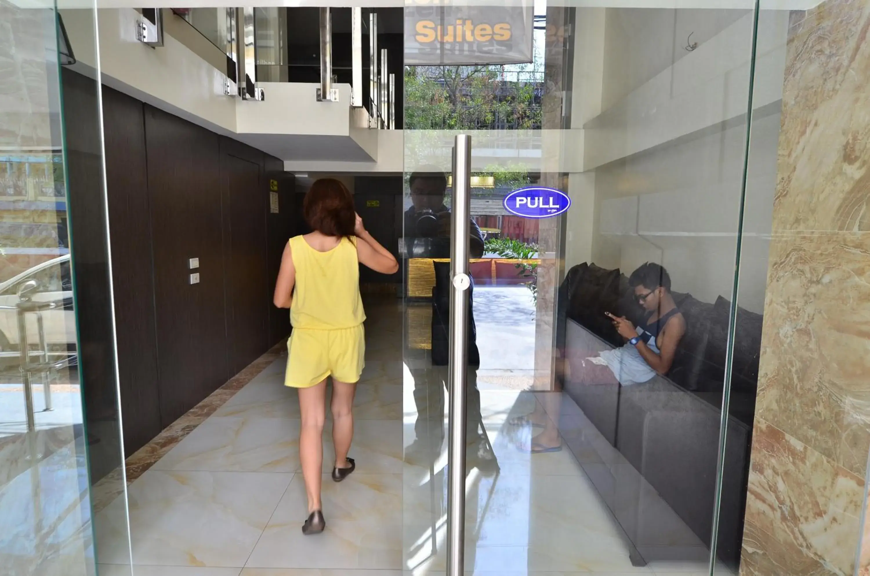 Facade/entrance in Oriental Zen Suites Facade/entrance in Oriental Zen Suites