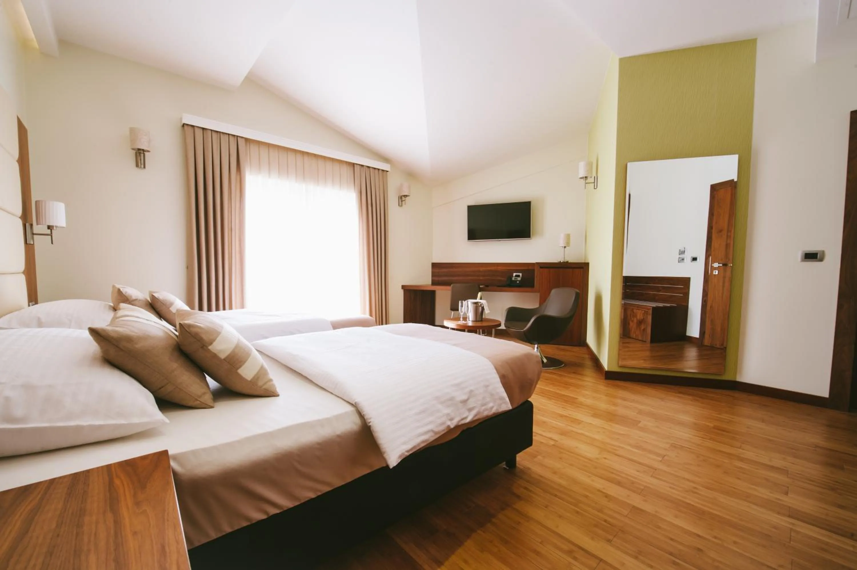 Deluxe Double or Twin Room - single occupancy in Hotel Jana