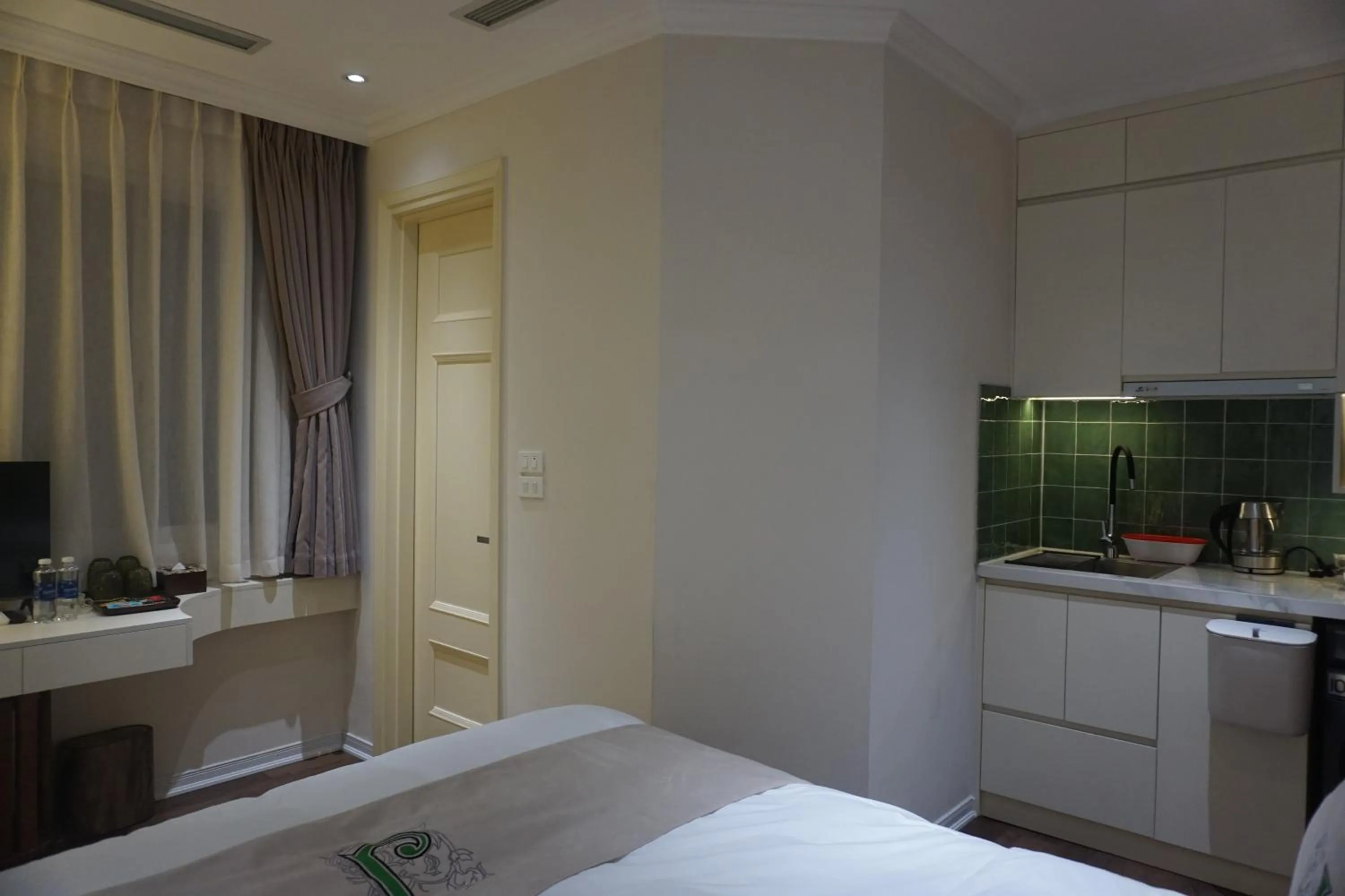 Bedroom, Bed in Jade Boutique Hotel