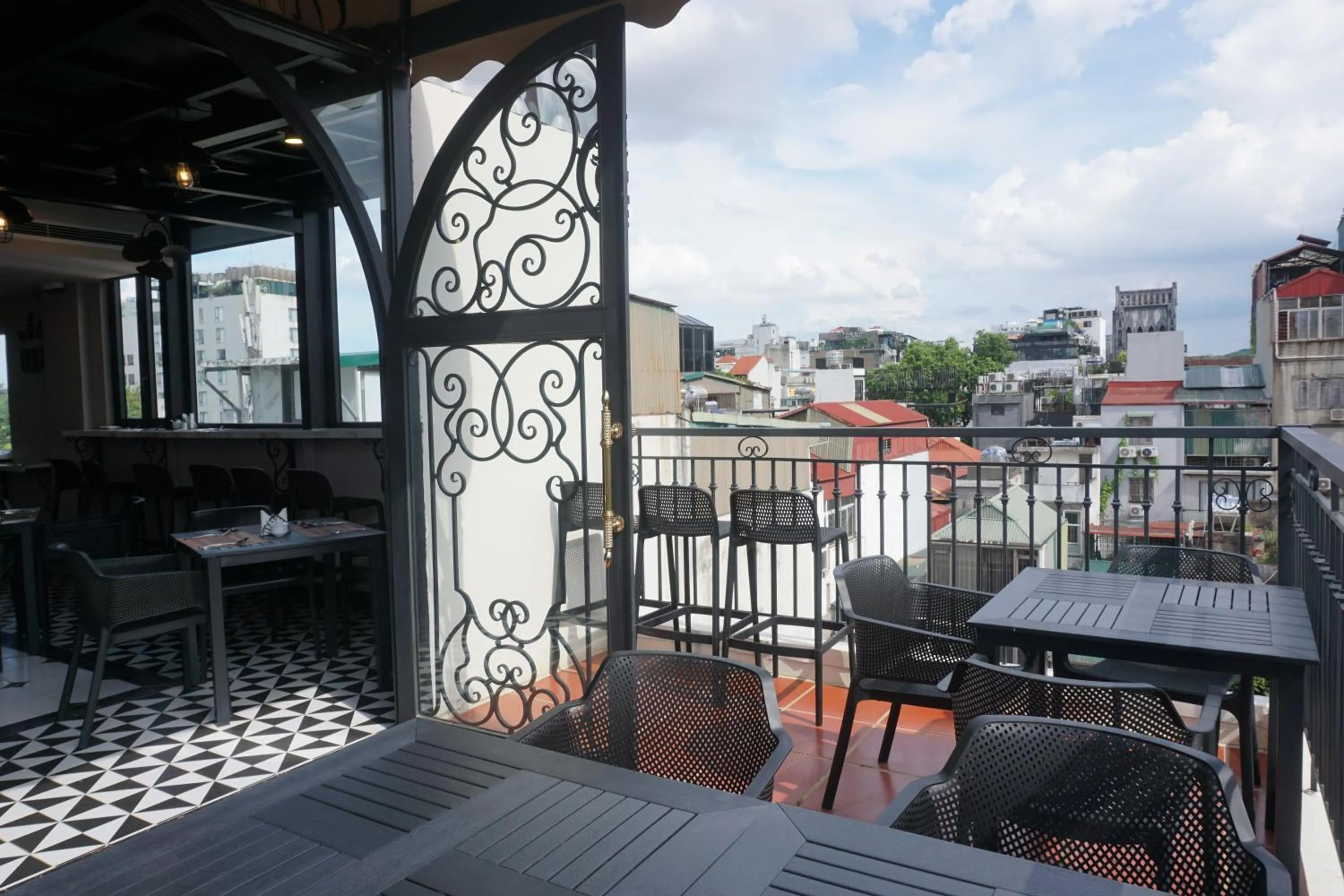 Restaurant/places to eat in Jade Boutique Hotel