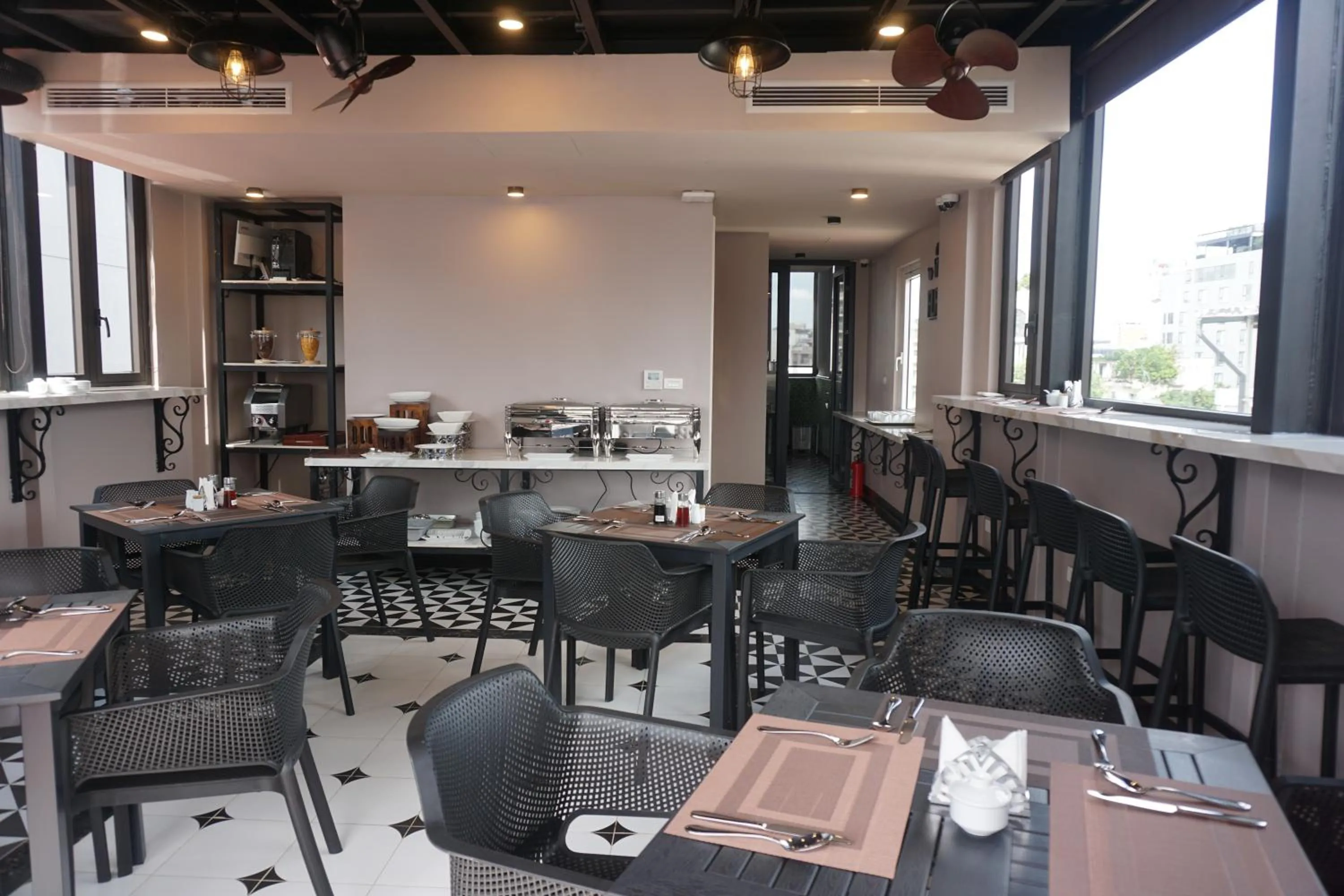 Restaurant/places to eat in Jade Boutique Hotel