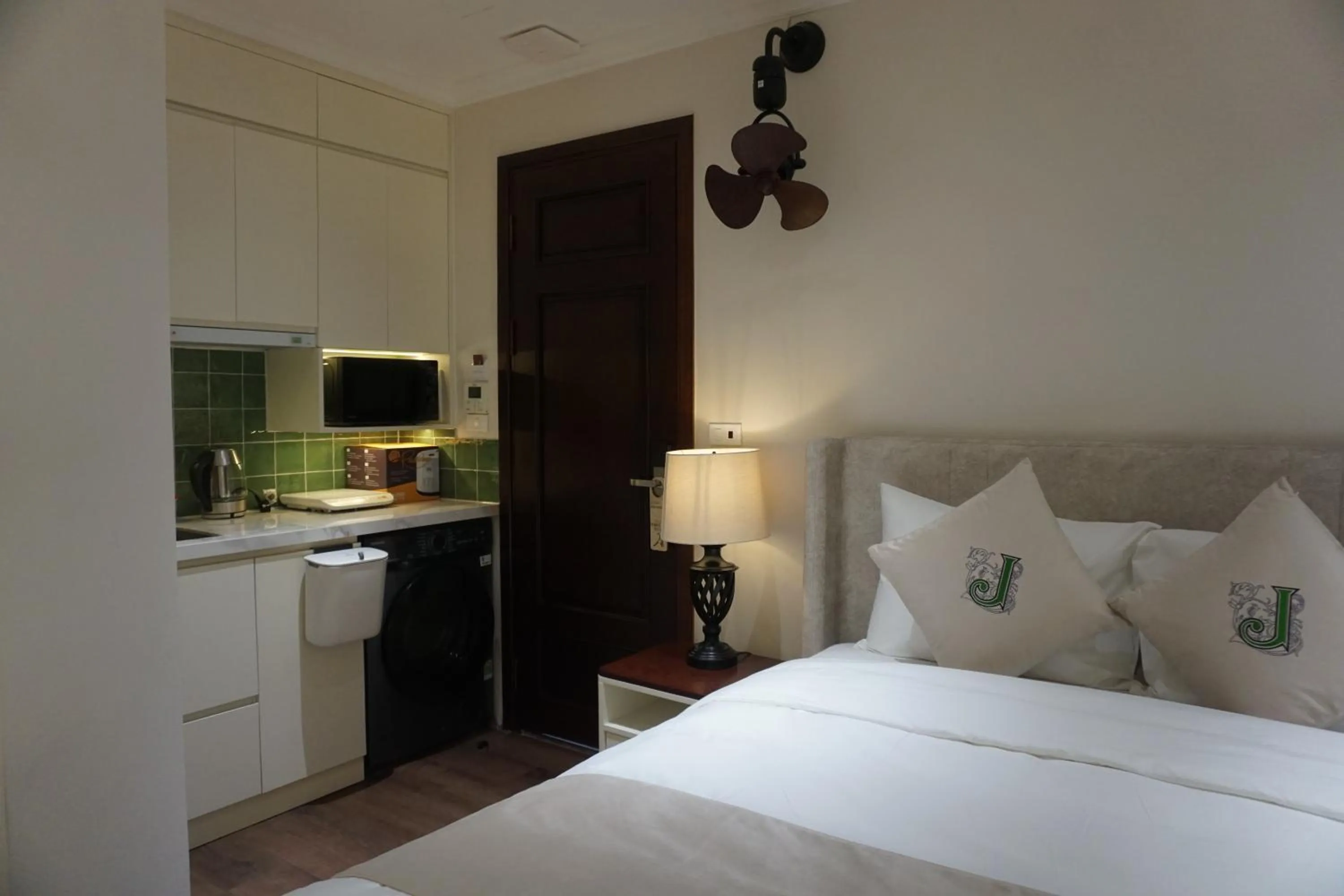 Bedroom, Bed in Jade Boutique Hotel