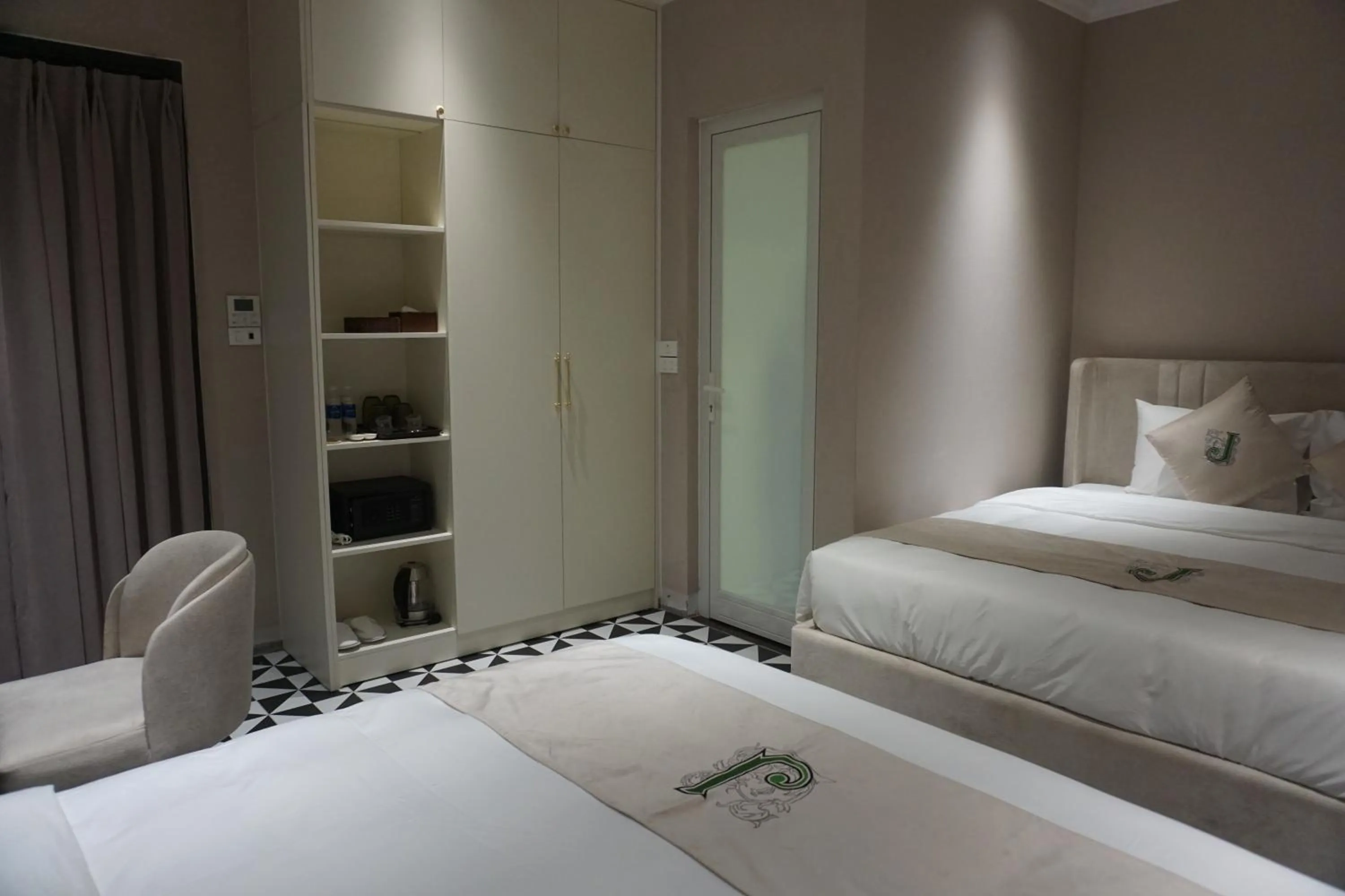 Bedroom, Bed in Jade Boutique Hotel