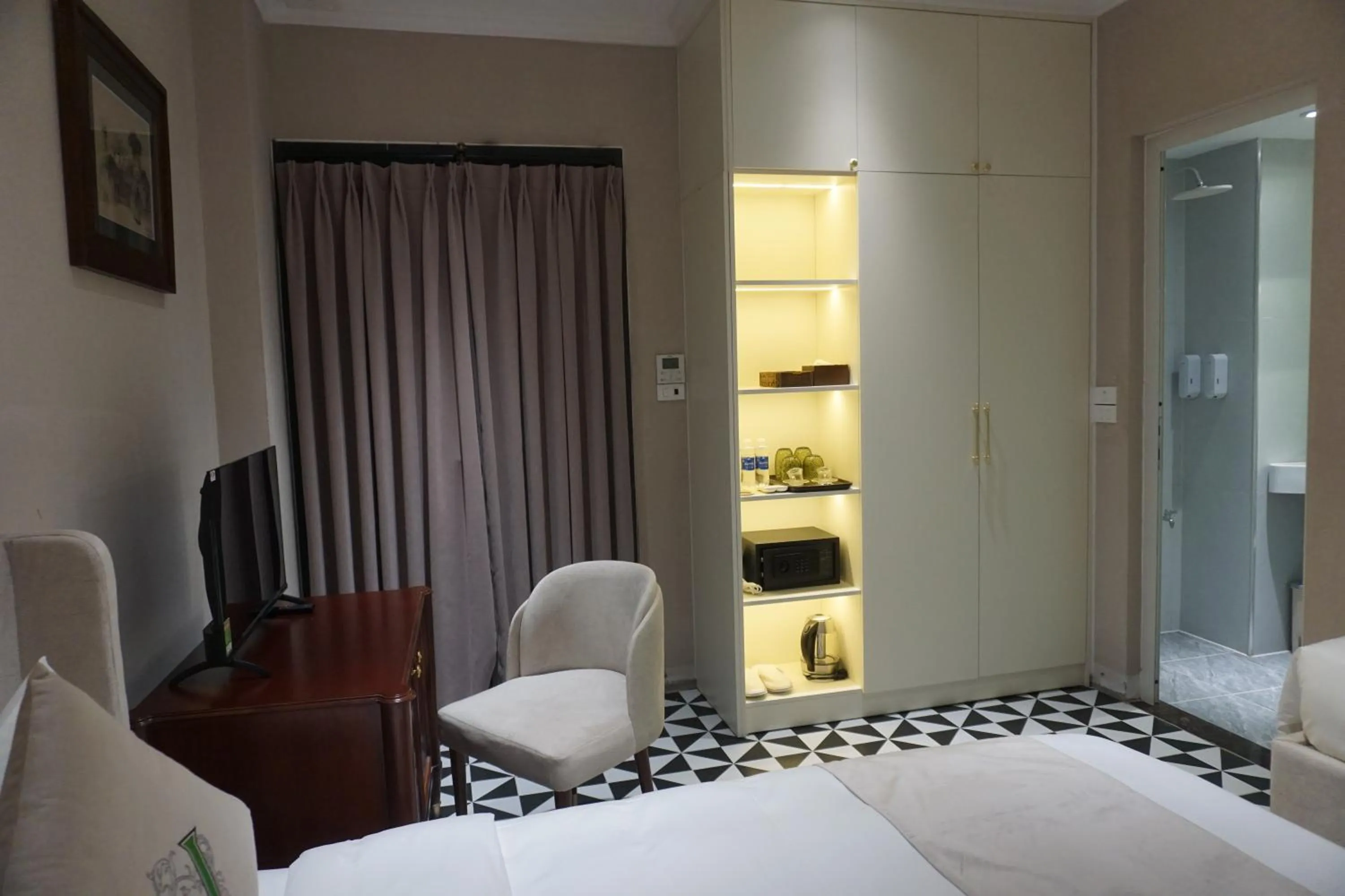 Bedroom, Bed in Jade Boutique Hotel