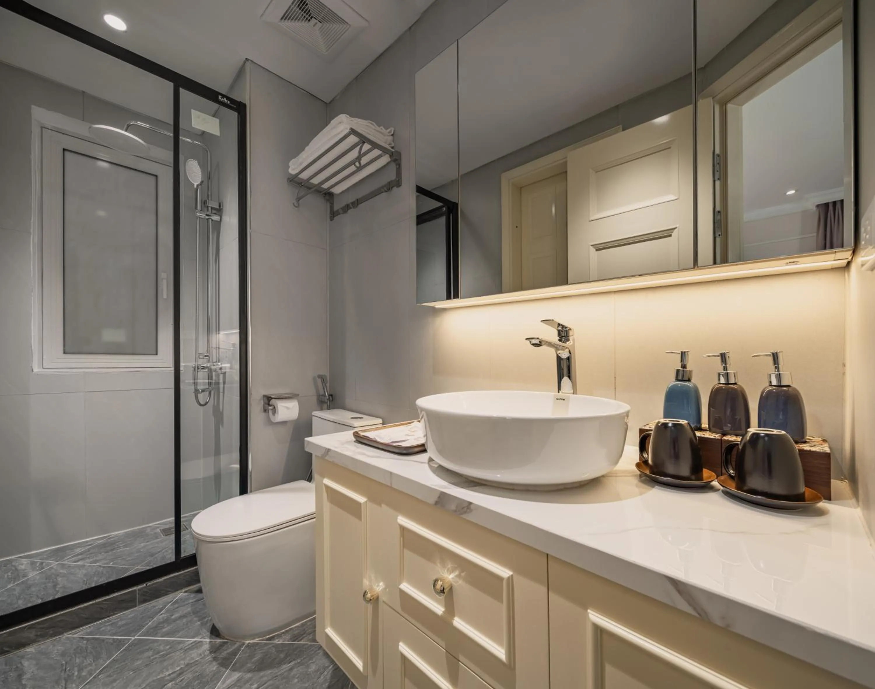 Shower in Jade Boutique Hotel