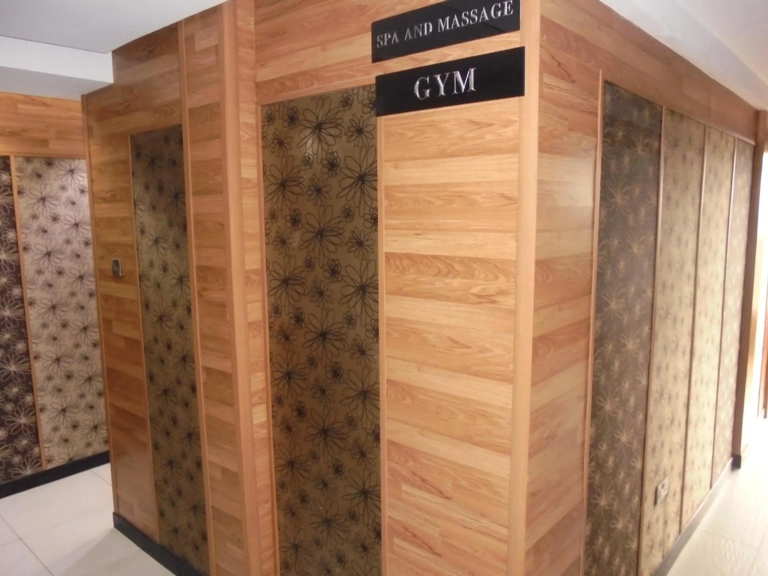 Massage in We Hotel and Suites