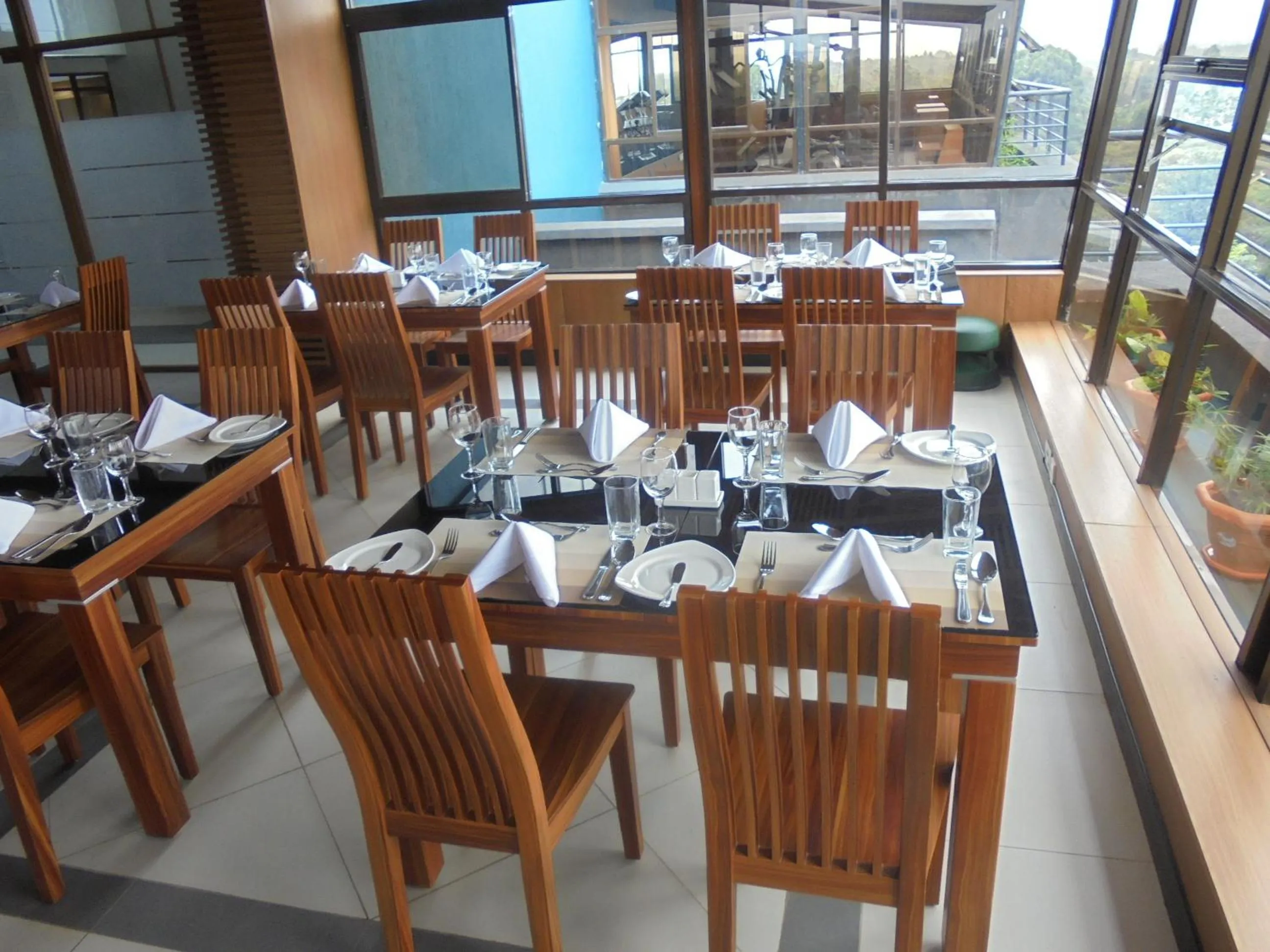 Restaurant/places to eat in We Hotel and Suites