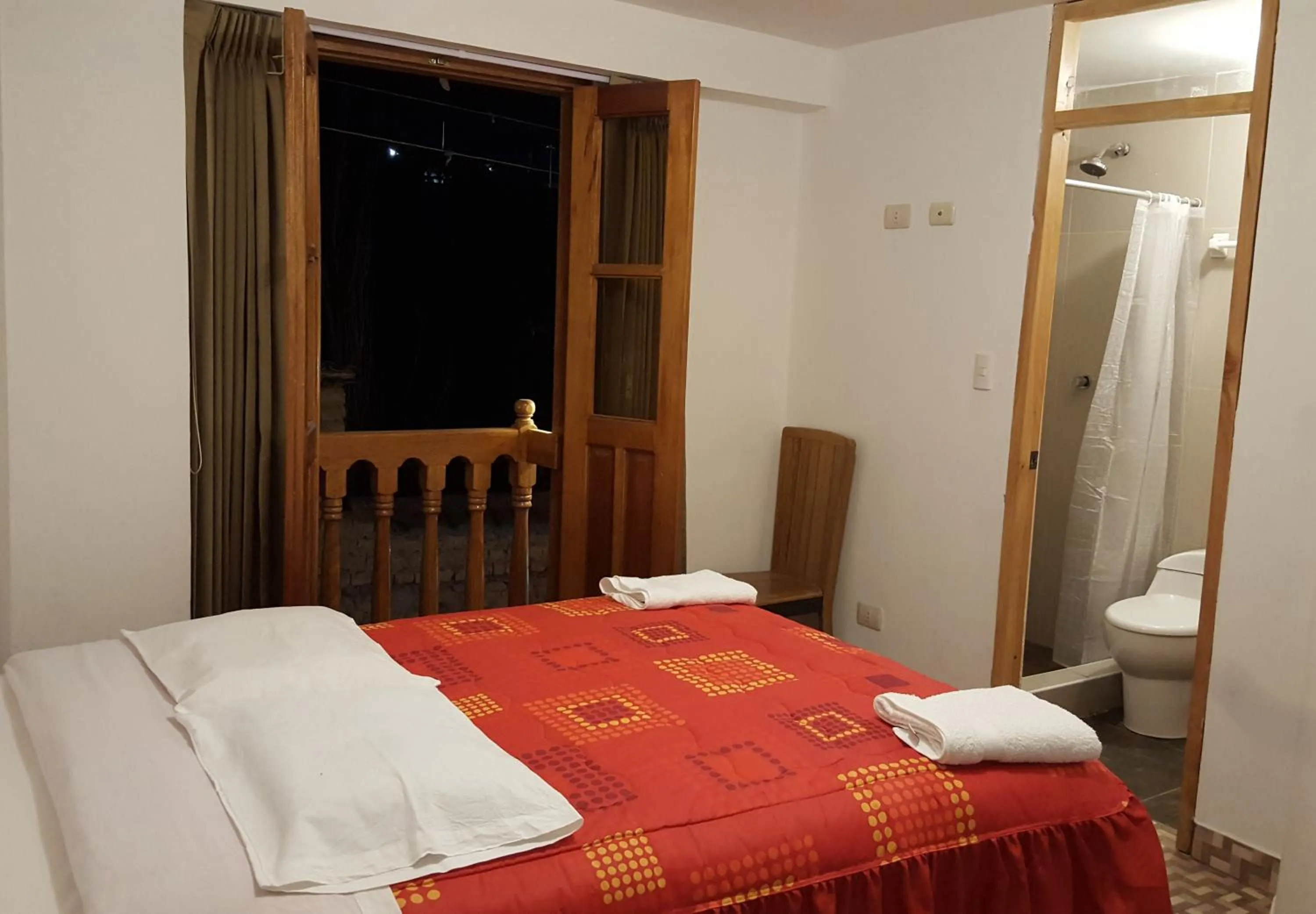 Photo of the whole room, Bed in Tambo de Ollantay Hotel