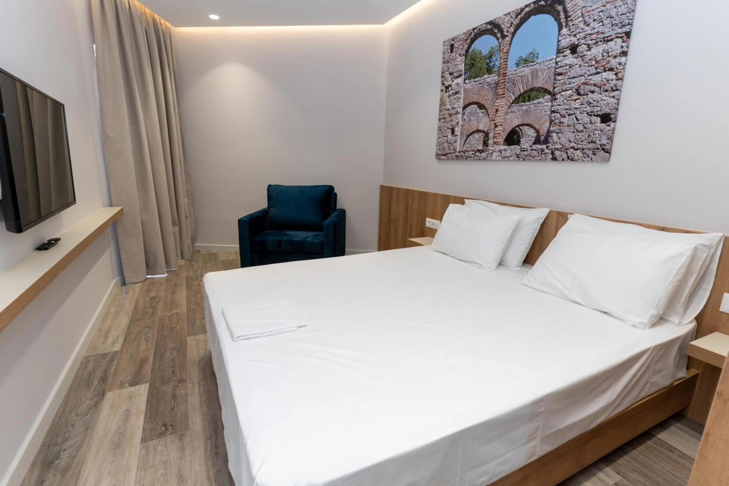 Photo of the whole room, Bed in Titania Hotel