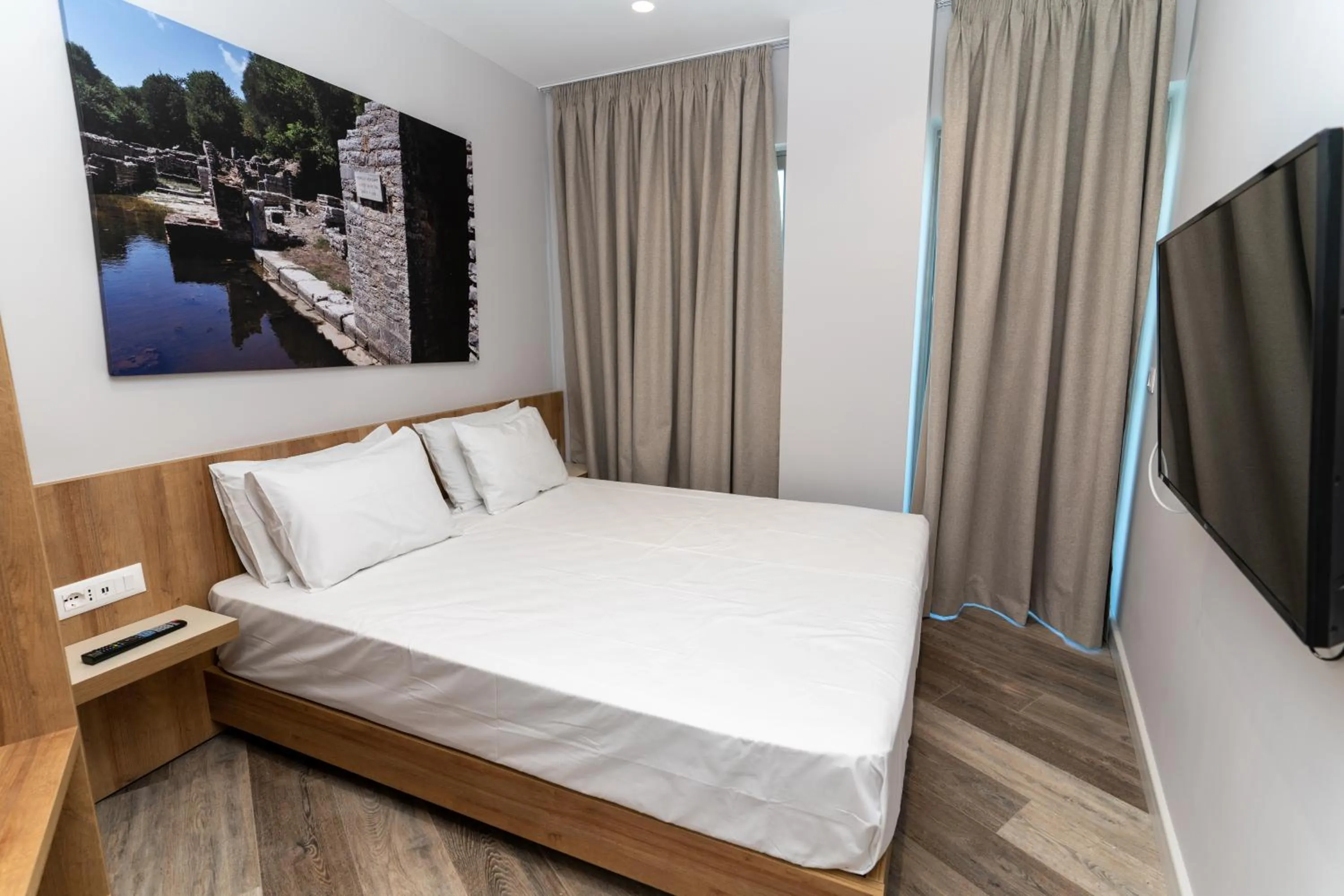 Photo of the whole room, Bed in Titania Hotel