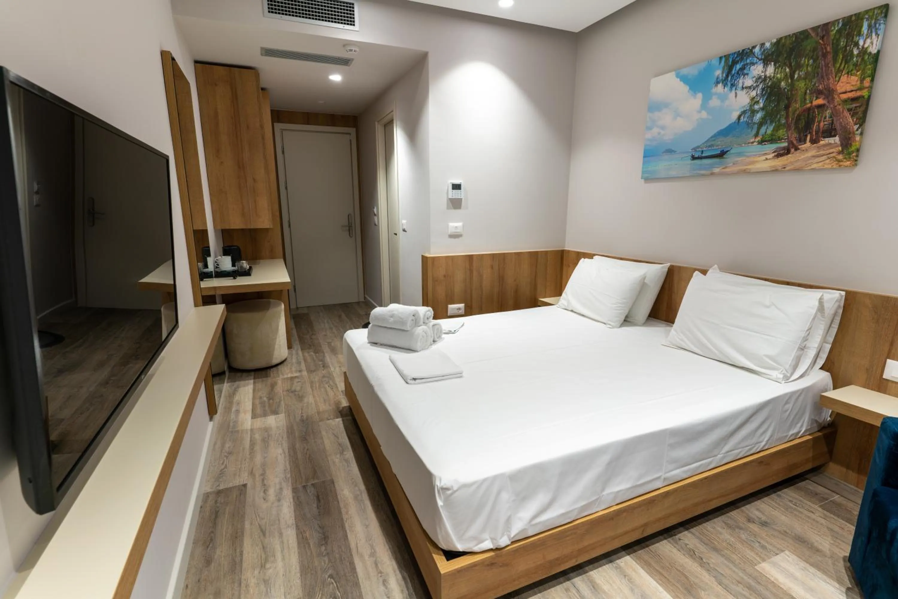 Photo of the whole room, Bed in Titania Hotel