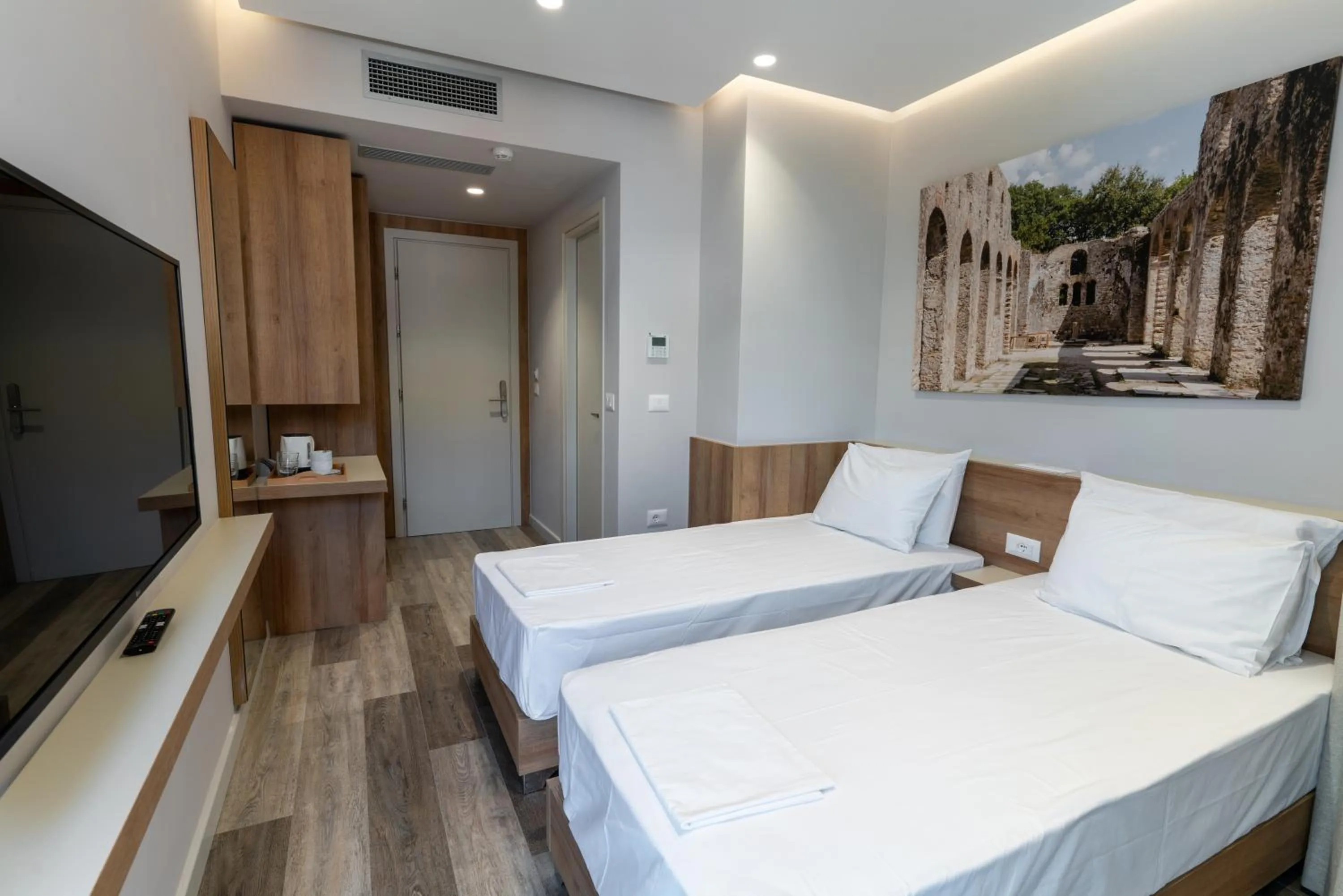 Photo of the whole room, Bed in Titania Hotel