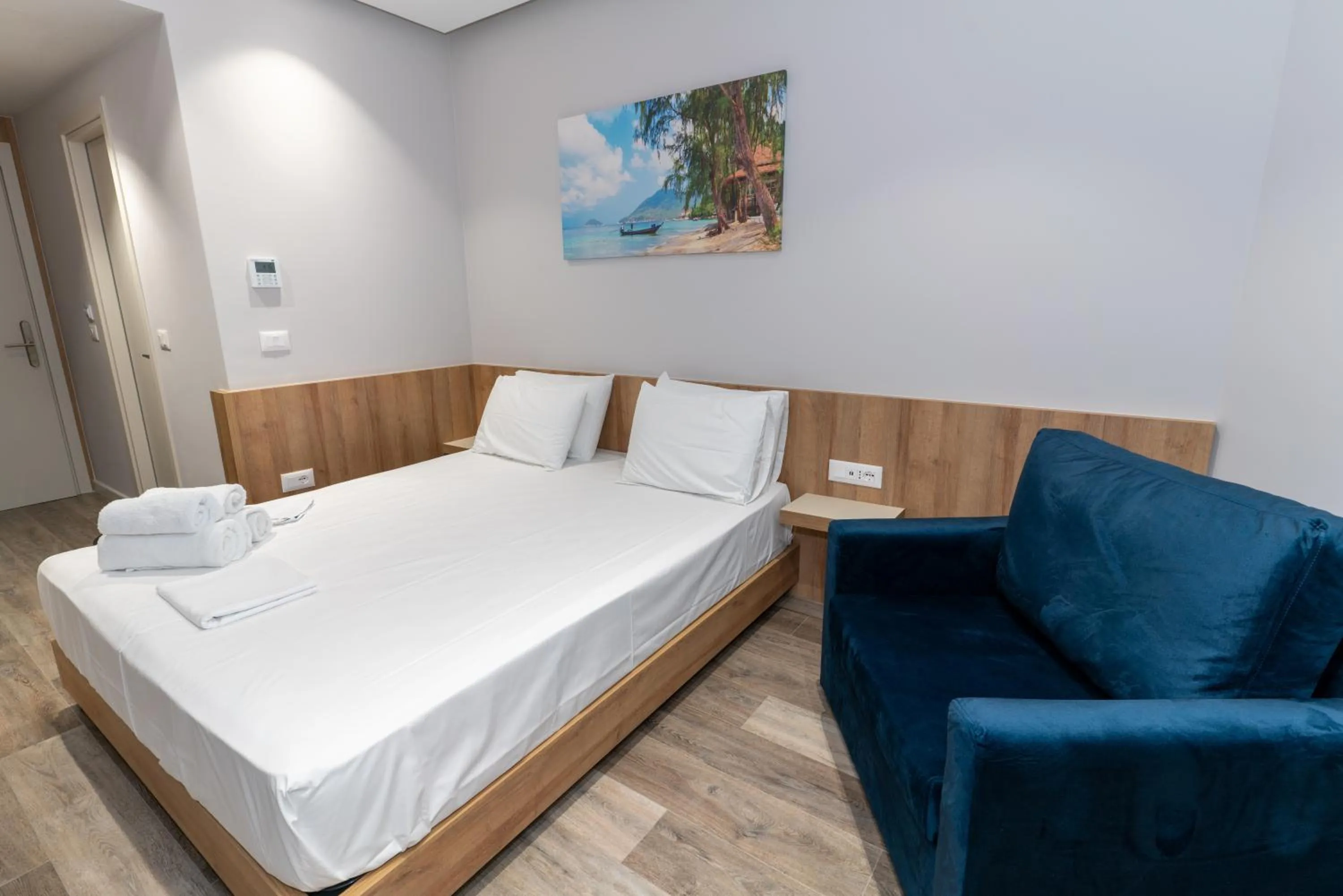 Photo of the whole room, Bed in Titania Hotel