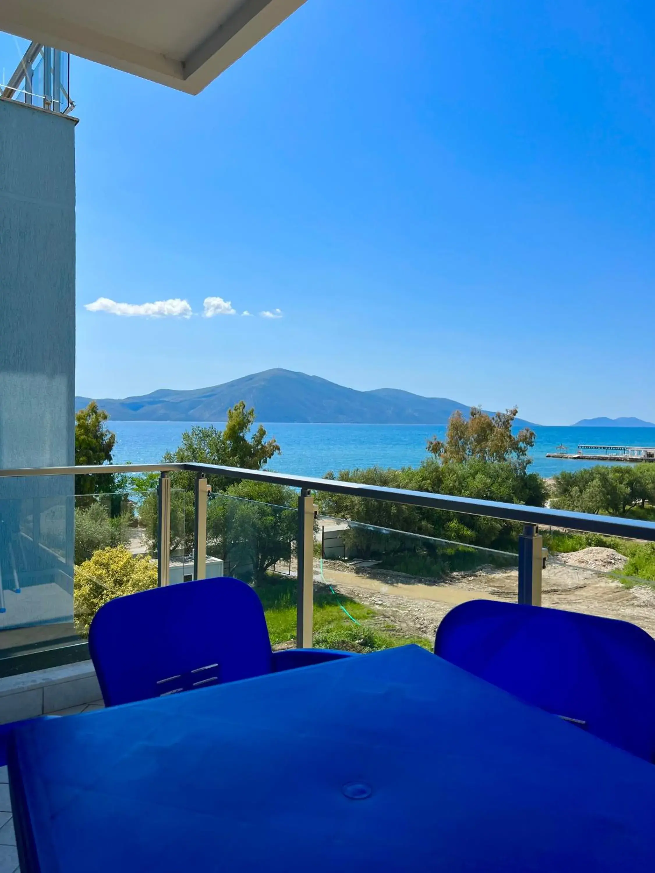 Property building in Hotel Divers Property building in Hotel Divers