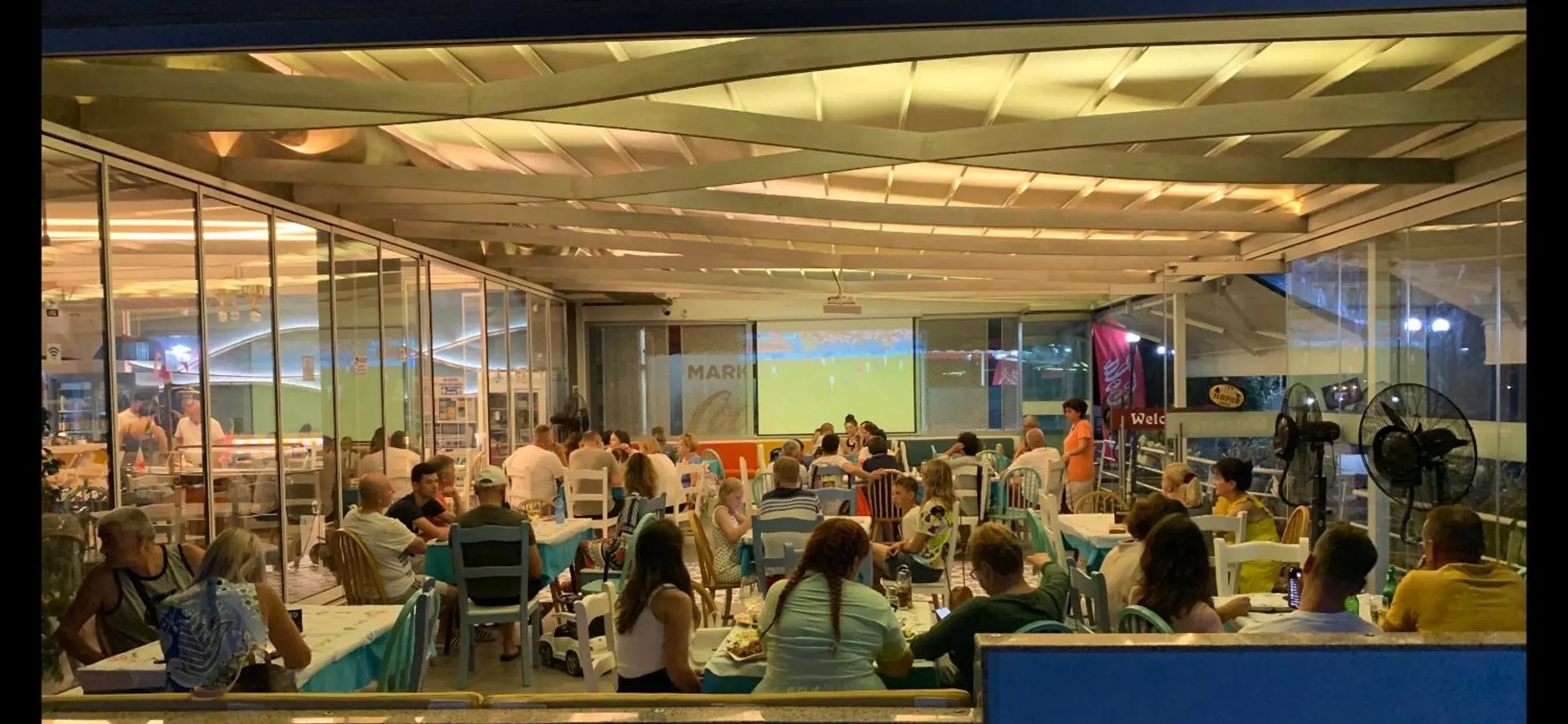 Restaurant/places to eat in Hotel Divers Restaurant/places to eat in Hotel Divers