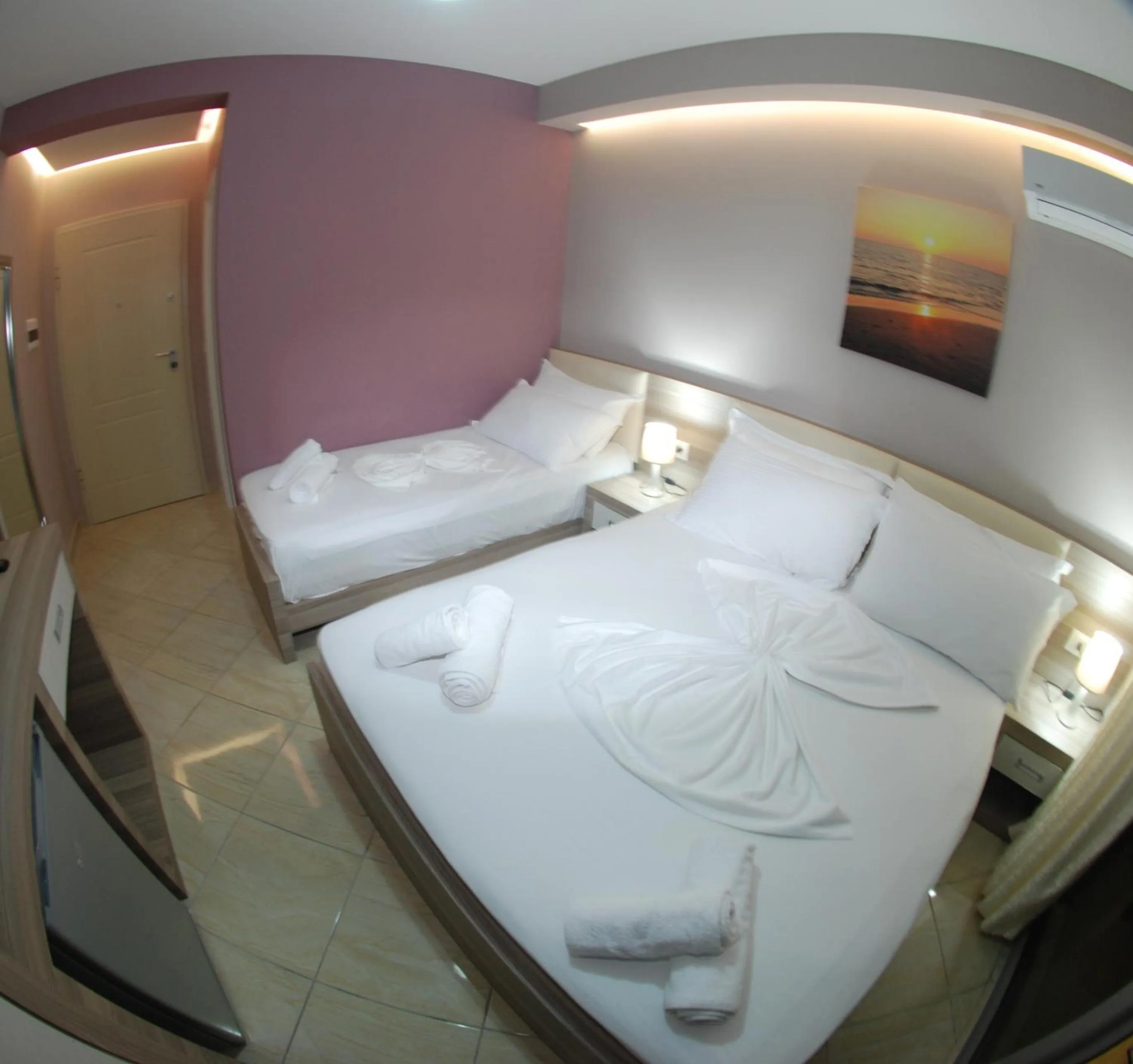 Photo of the whole room in Hotel Divers