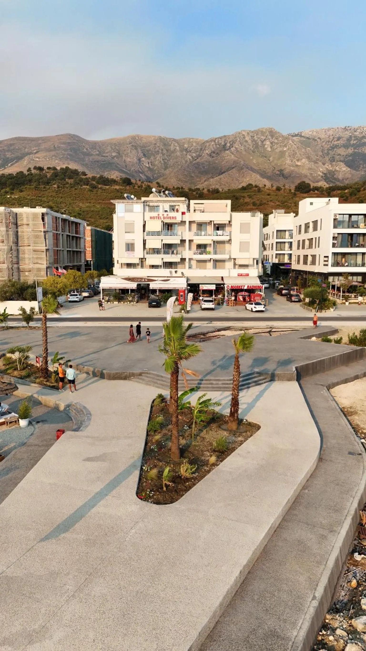 Property building in Hotel Divers