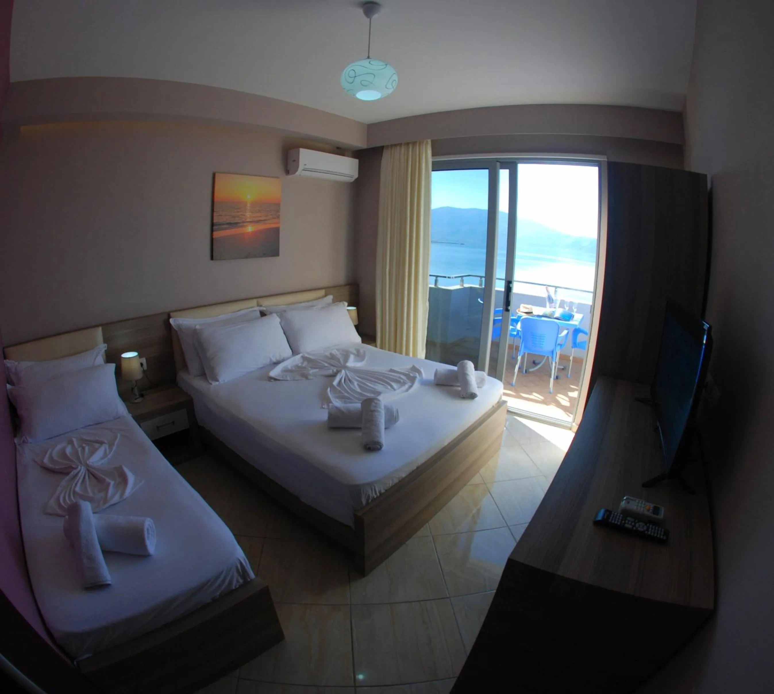 Photo of the whole room in Hotel Divers