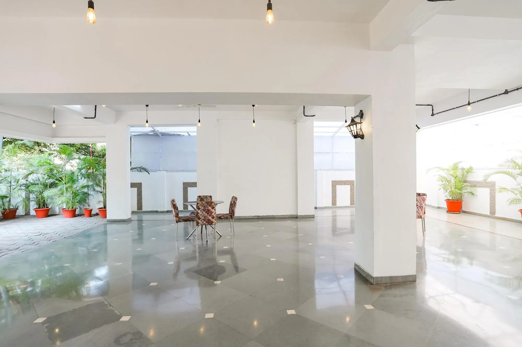 Restaurant/places to eat in FabHotel Archanil Apartment - Sitanagar Cricket Ground