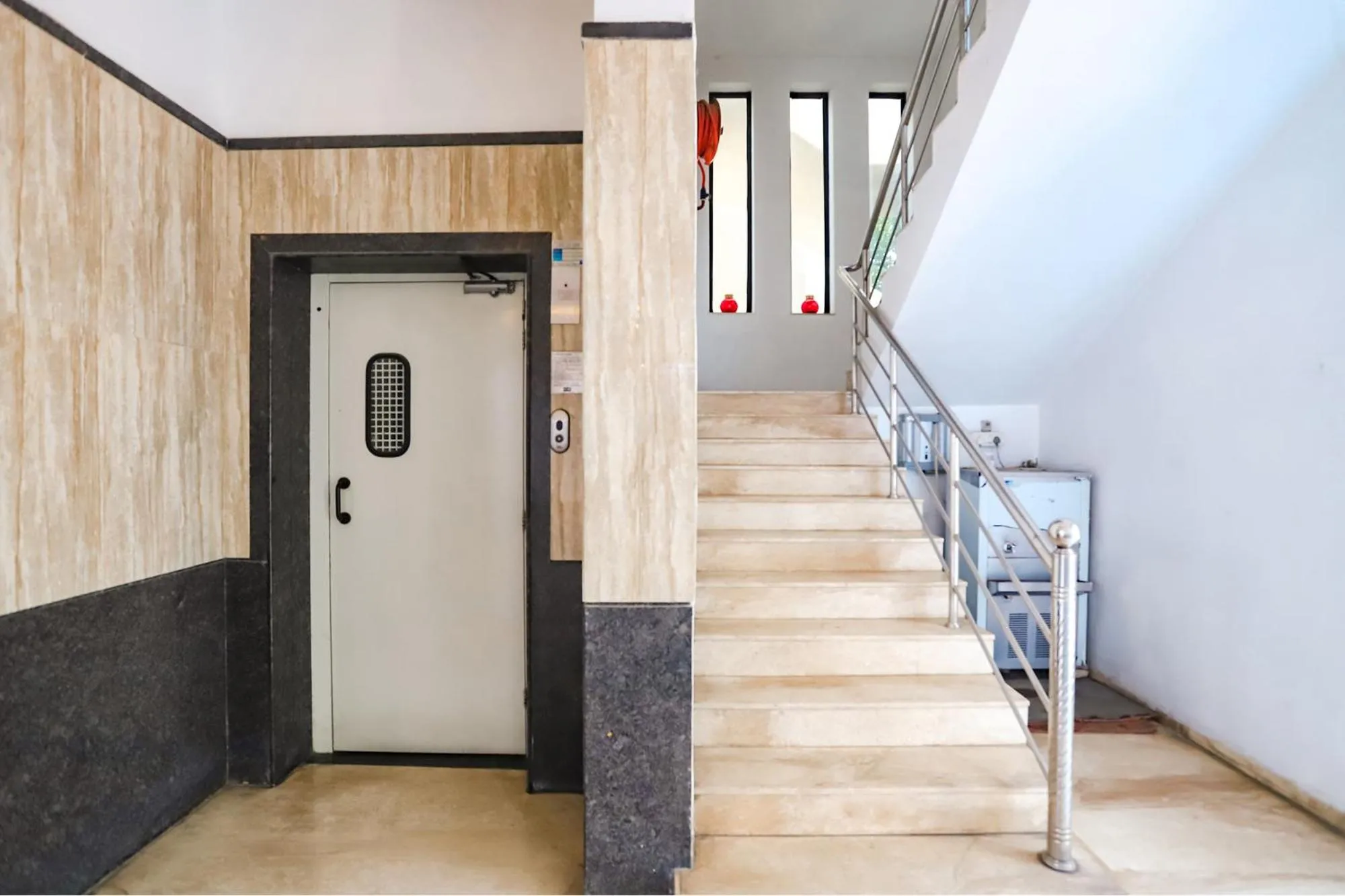 Lobby or reception in FabHotel Archanil Apartment - Sitanagar Cricket Ground