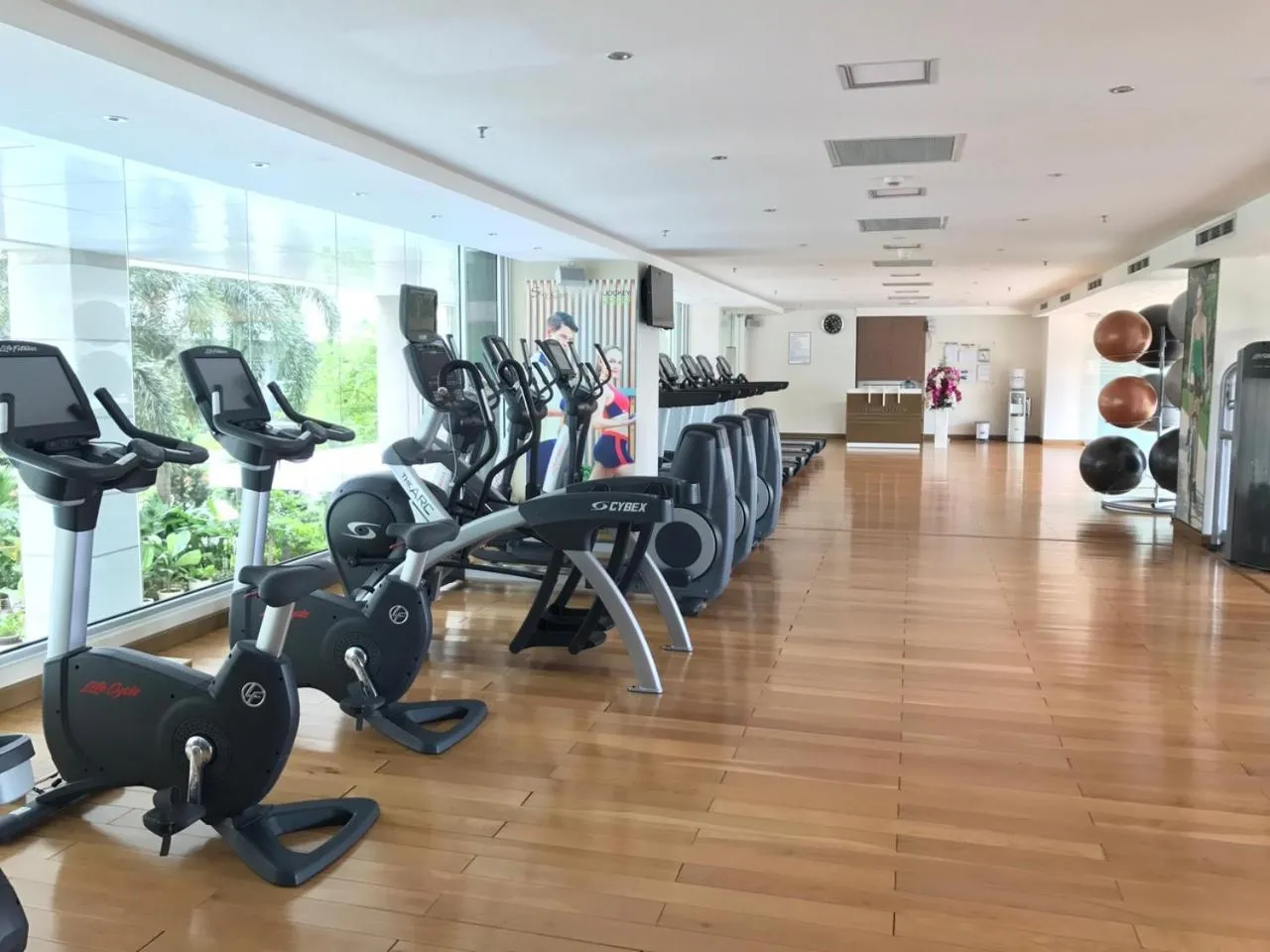 Fitness centre/facilities in Bluesky Serviced Apartment Airport Plaza