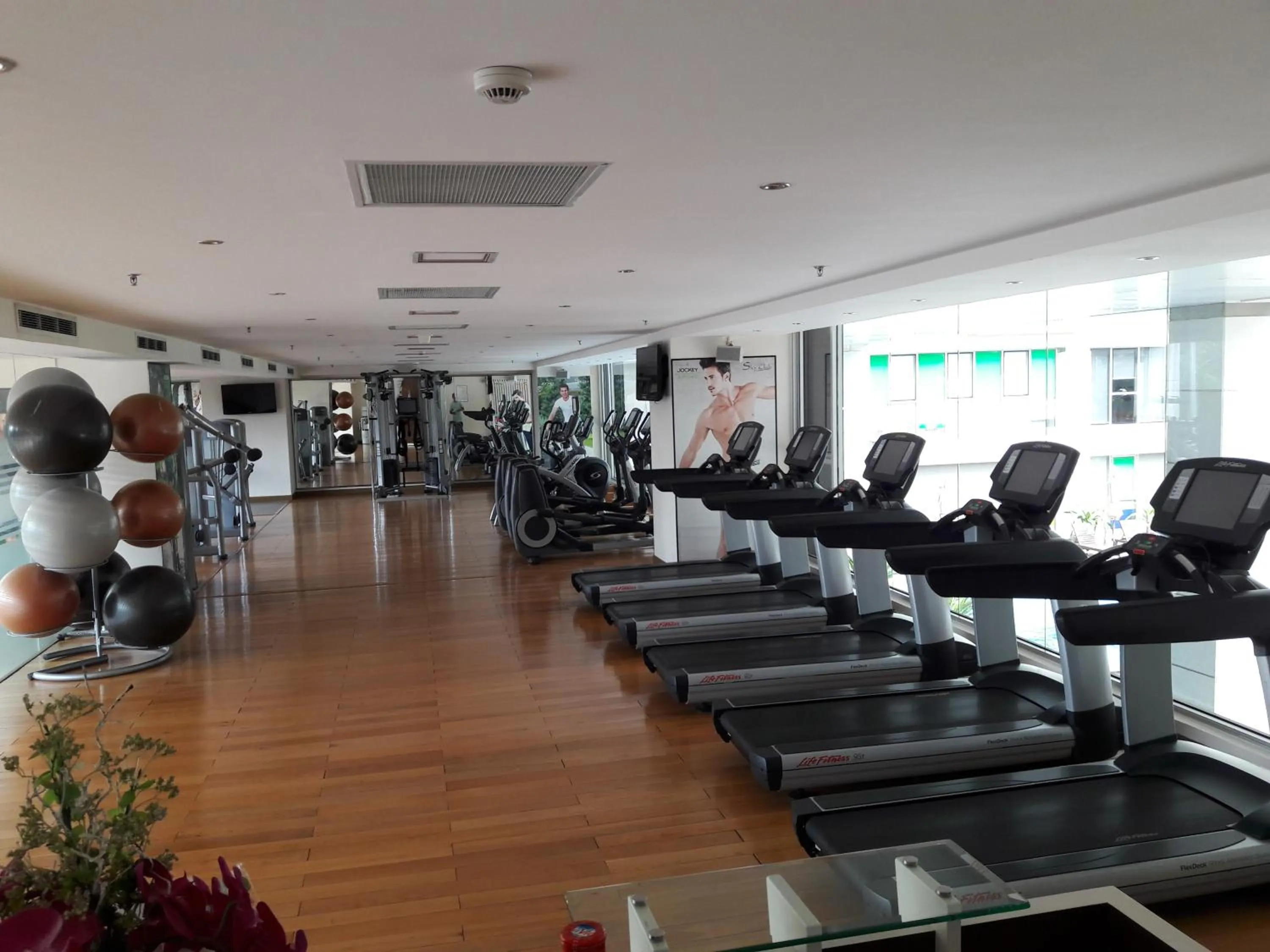 Fitness centre/facilities in Bluesky Serviced Apartment Airport Plaza