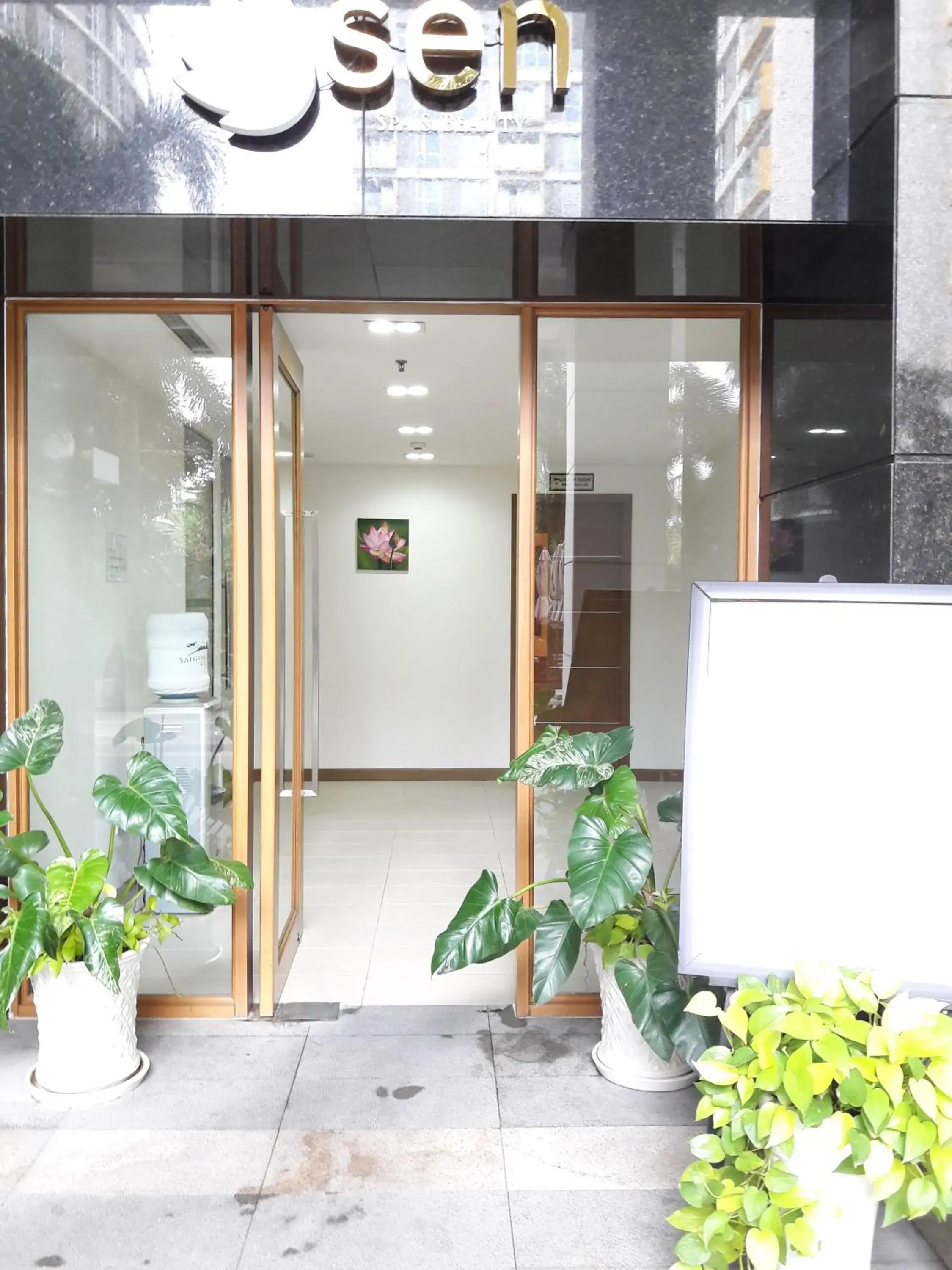 Facade/entrance in Bluesky Serviced Apartment Airport Plaza Facade/entrance in Bluesky Serviced Apartment Airport Plaza