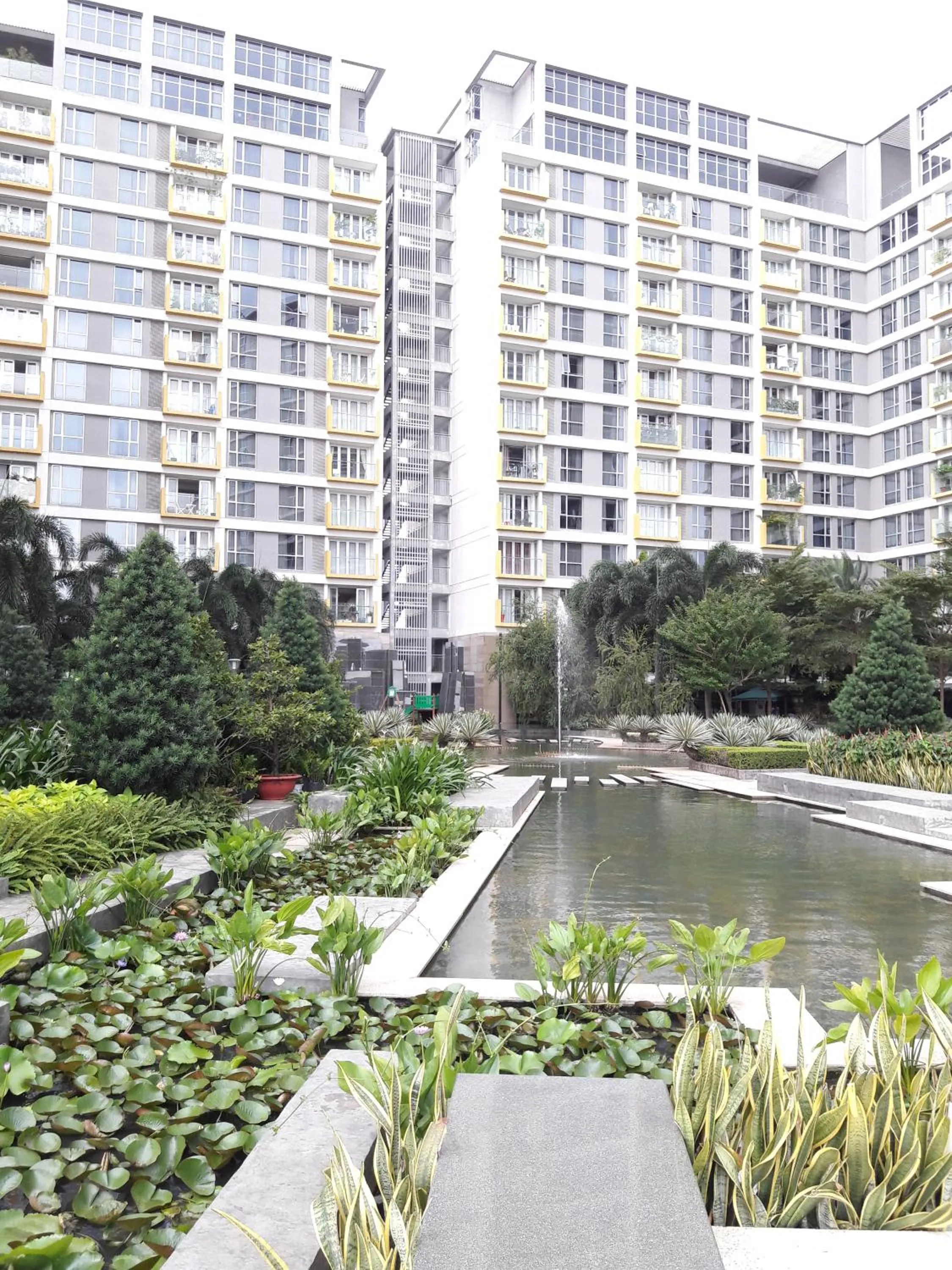 Garden in Bluesky Serviced Apartment Airport Plaza