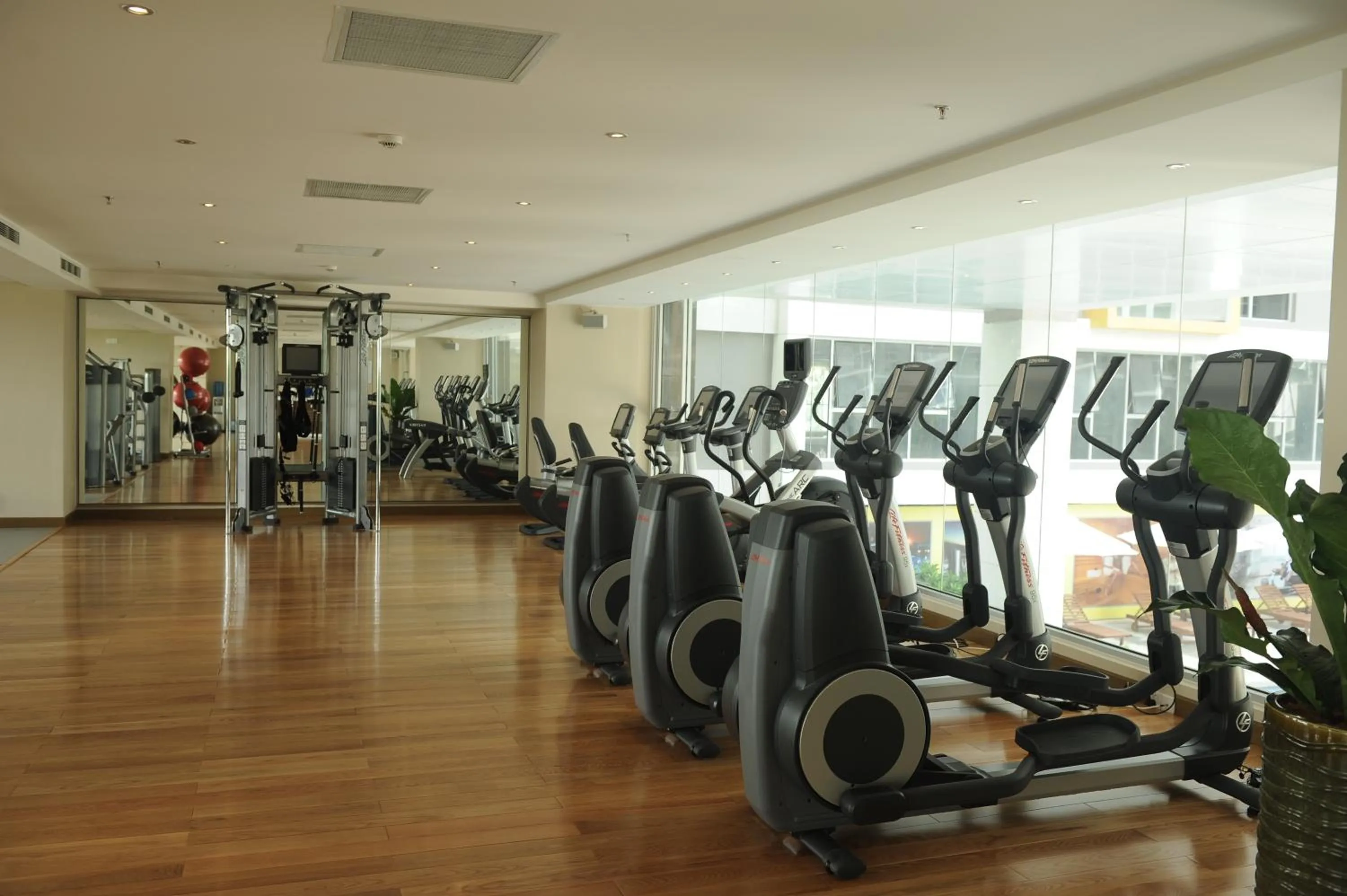 Fitness centre/facilities in Bluesky Serviced Apartment Airport Plaza
