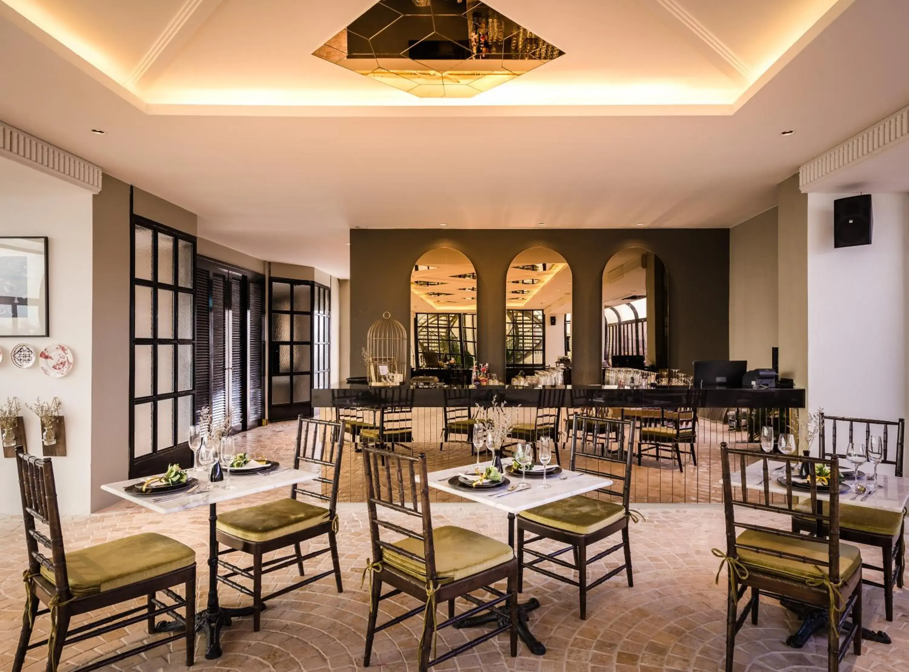 Restaurant/places to eat in Hotel Once Bangkok Restaurant/places to eat in Hotel Once Bangkok